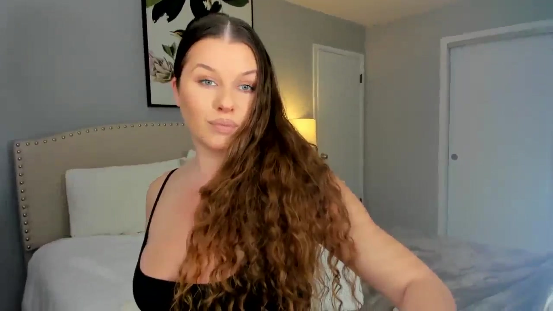 Gallery image thumbnail from thewolfof_MFC's myfreecams stream on, 12/01/2025, 16:59 image 18 of 20