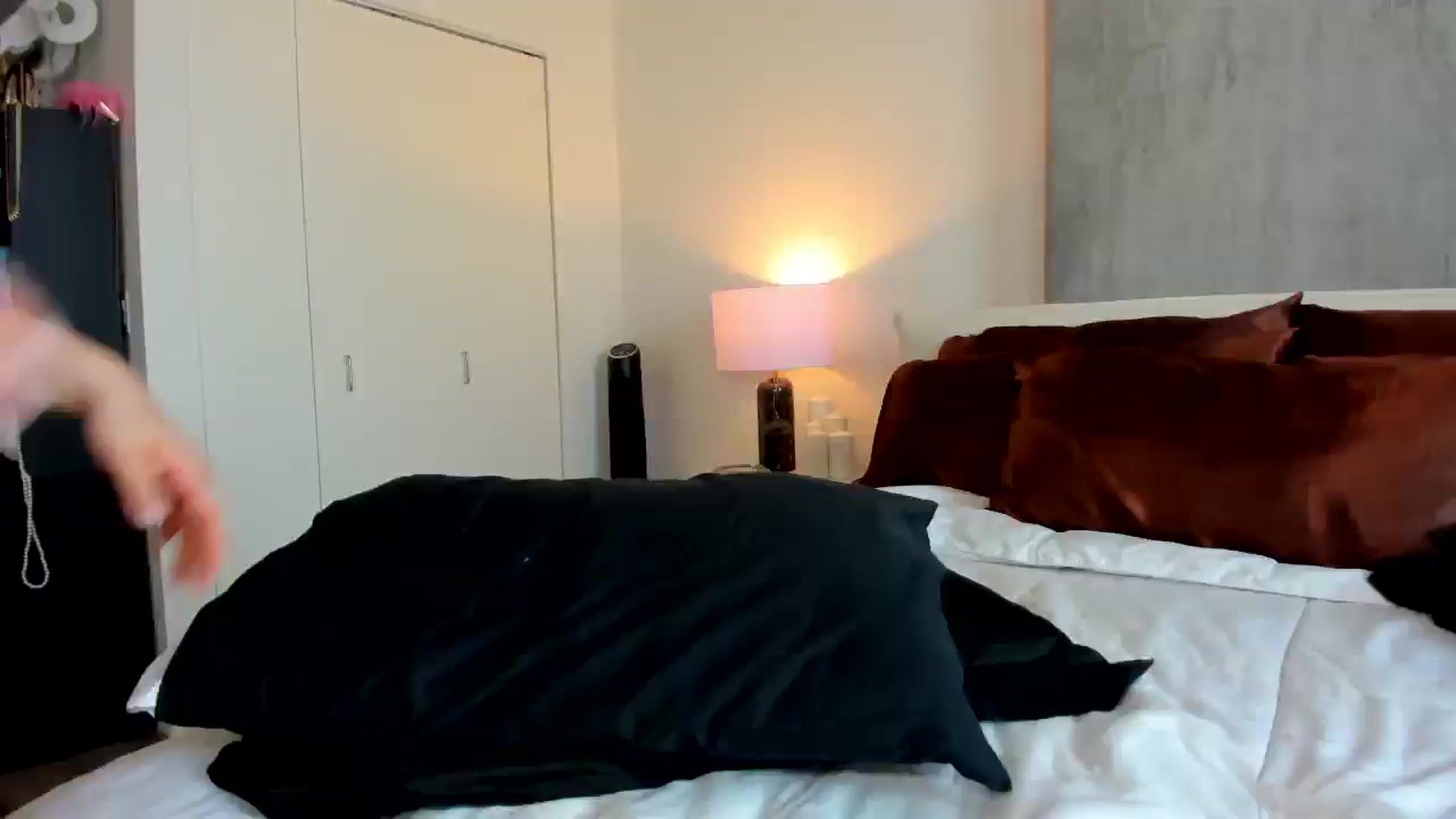 Gallery image thumbnail from thewolfof_MFC's myfreecams stream on, 03/26/2026, 18:52 image 1 of 20