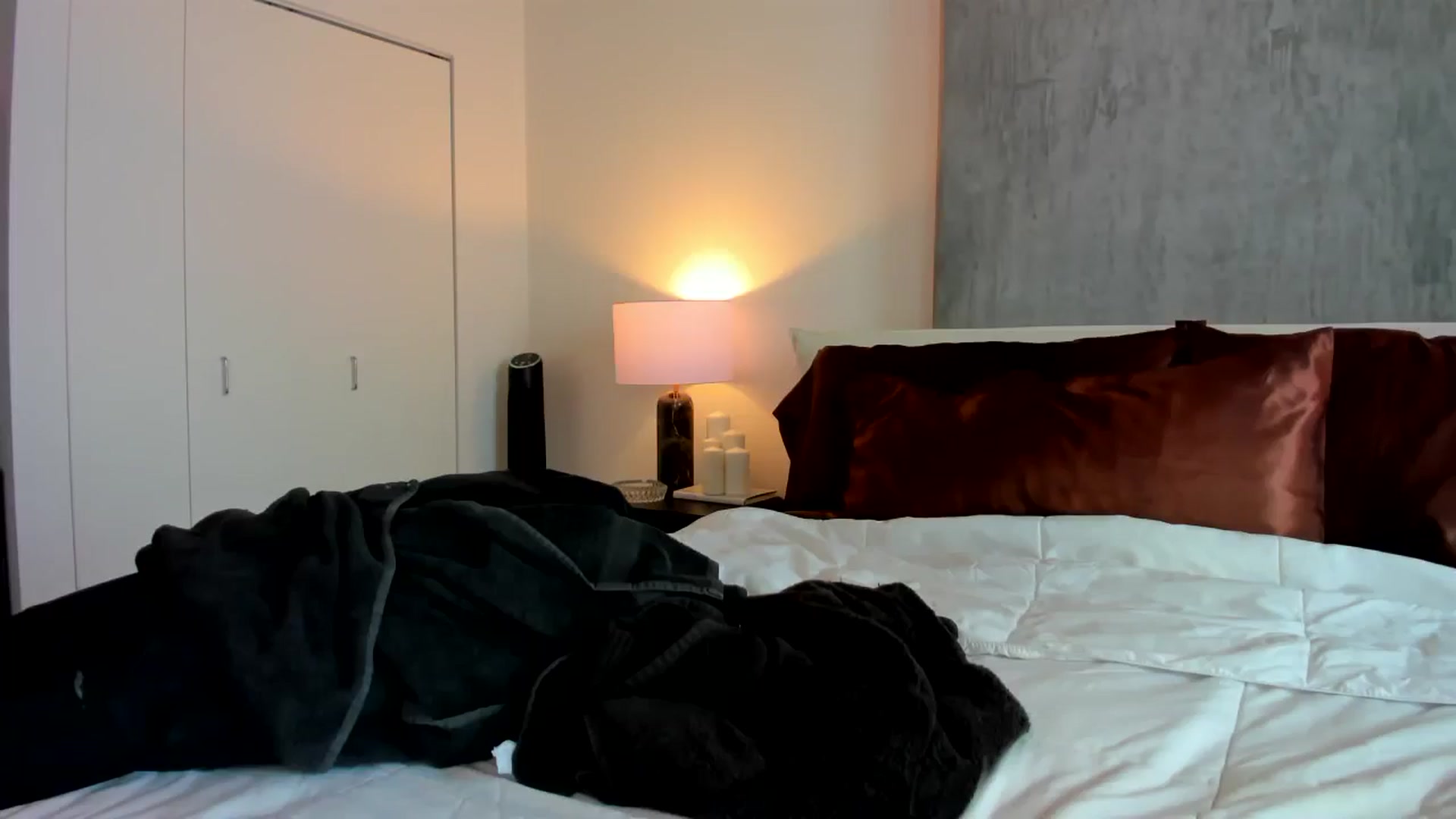 Gallery image thumbnail from thewolfof_MFC's myfreecams stream on, 04/02/2026, 16:53 image 10 of 20