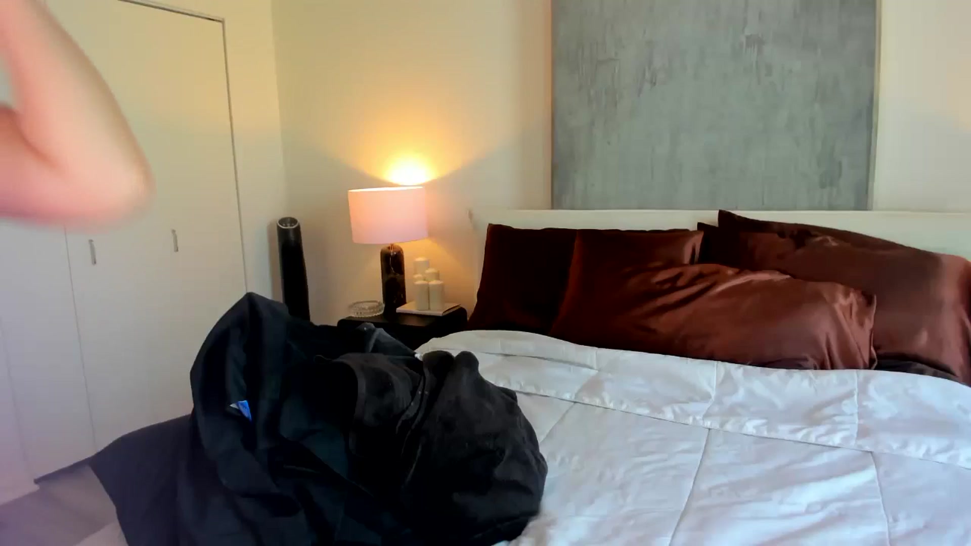 Gallery image thumbnail from thewolfof_MFC's myfreecams stream on, 04/14/2026, 15:54 image 3 of 20