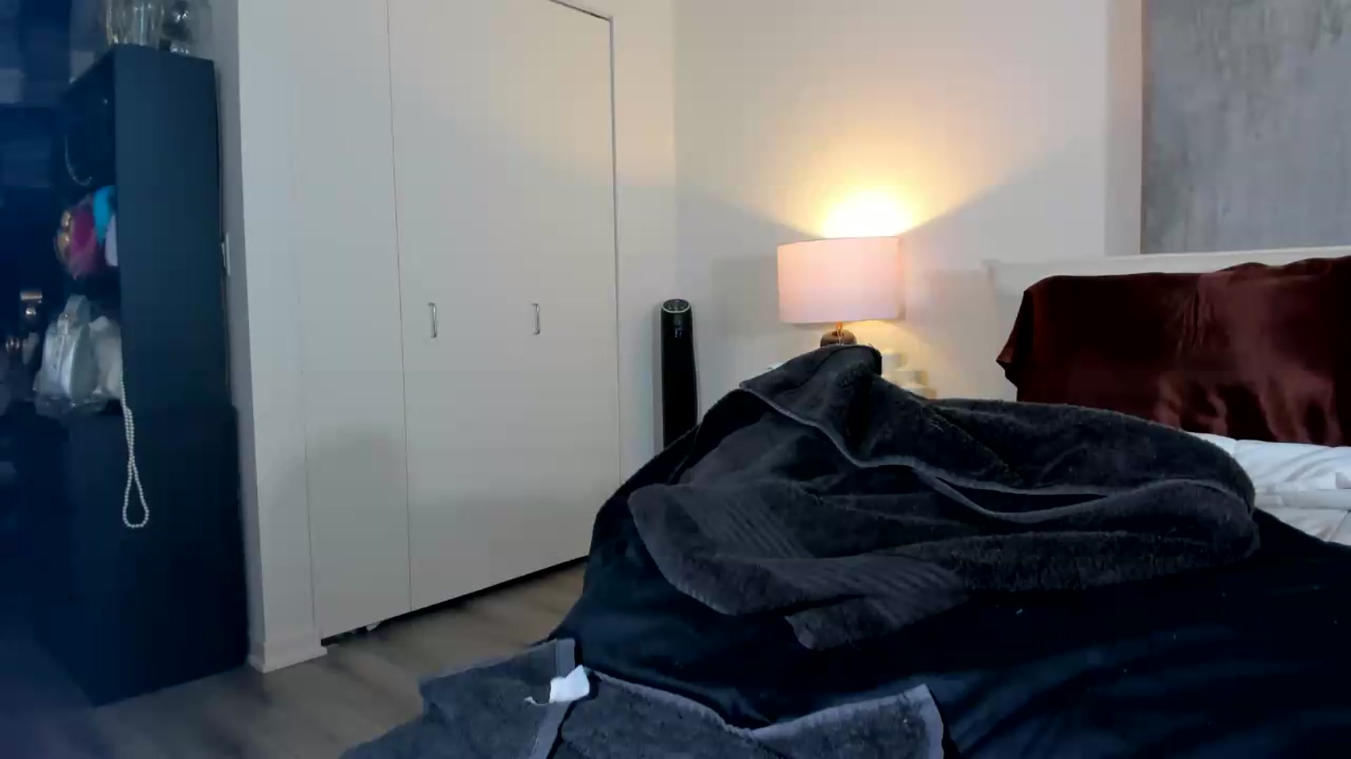 Gallery image thumbnail from thewolfof_MFC's myfreecams stream on, 05/24/2026, 15:46 image 15 of 20