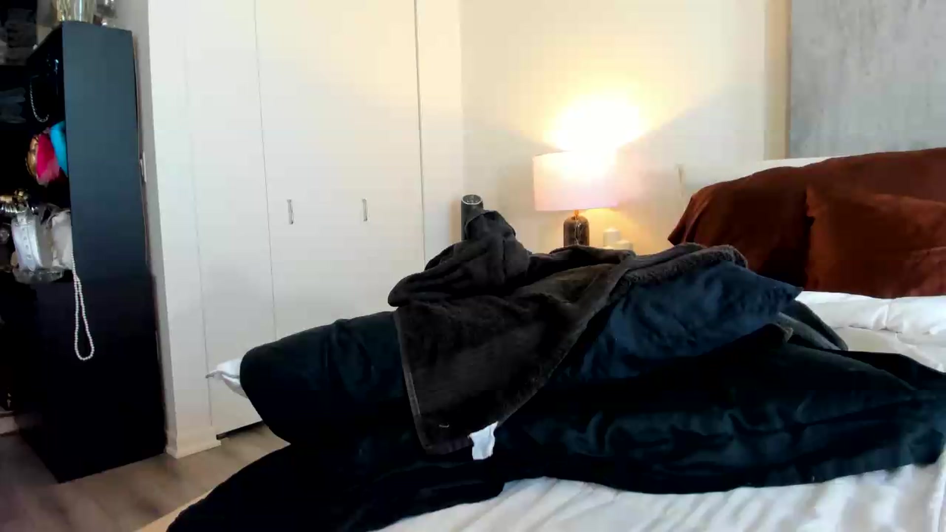 Gallery image thumbnail from thewolfof_MFC's myfreecams stream on, 06/13/2026, 16:42 image 14 of 20