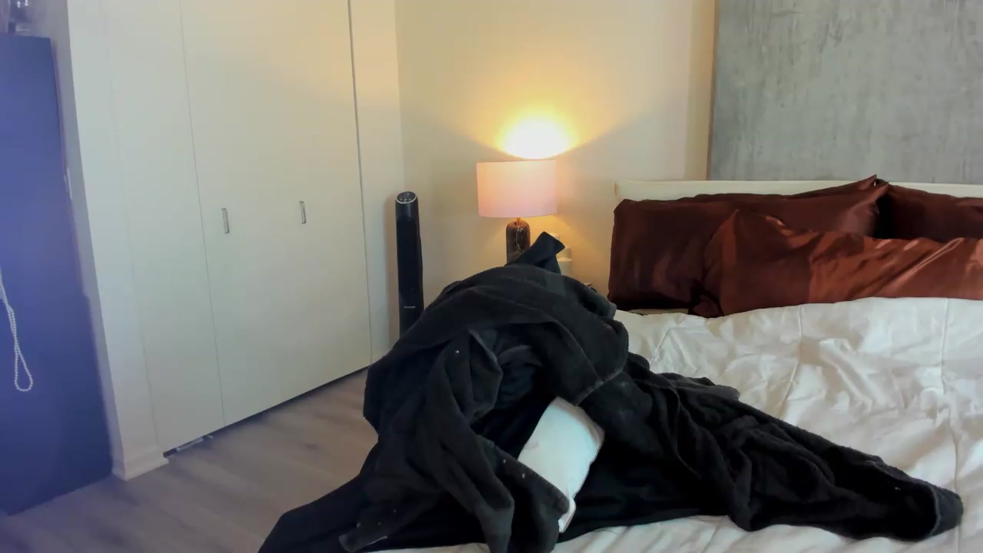 Gallery image thumbnail from thewolfof_MFC's myfreecams stream on, 07/15/2026, 16:26 image 4 of 20