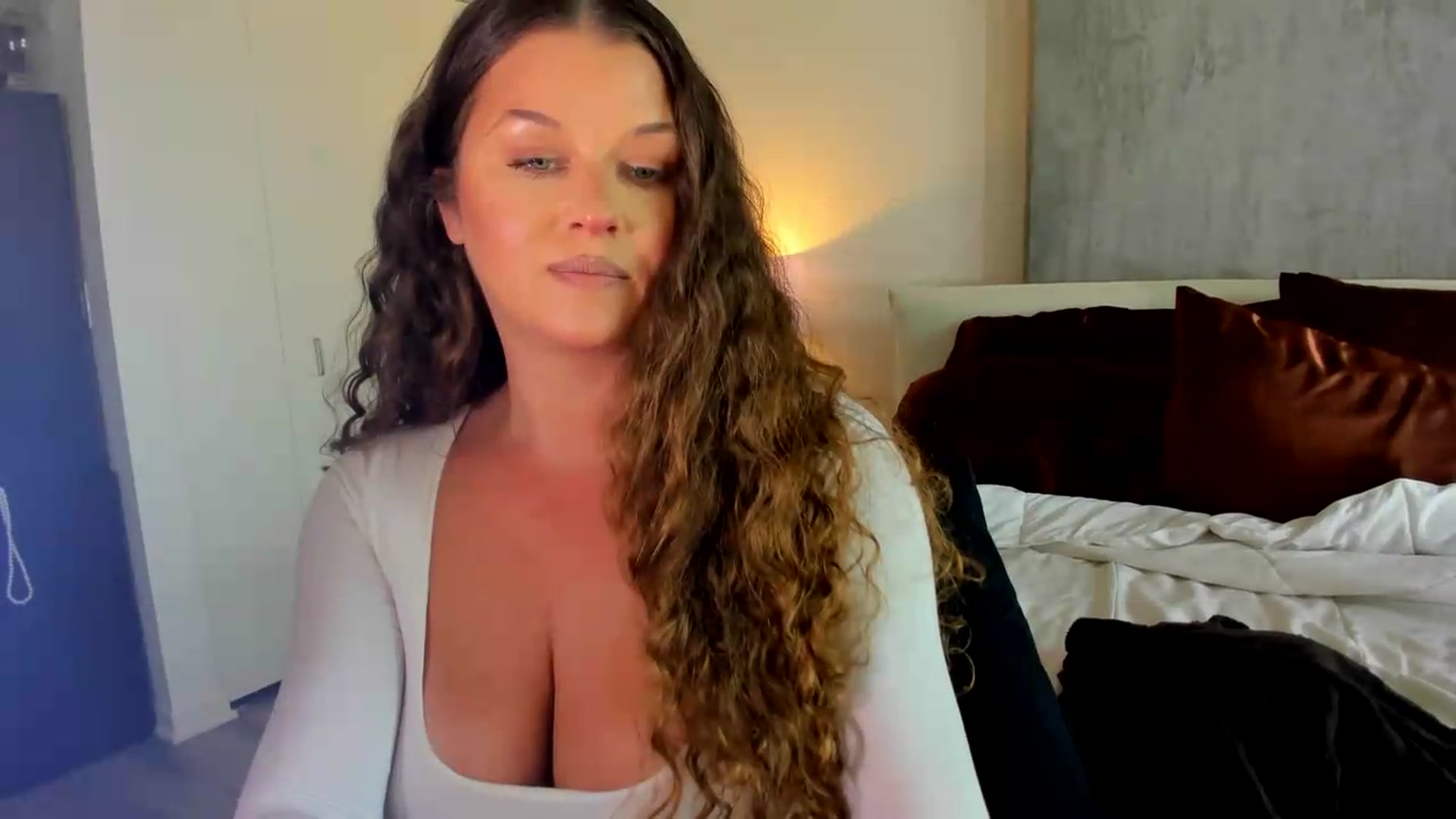 Gallery image thumbnail from thewolfof_MFC's myfreecams stream on, 09/14/2026, 16:17 image 19 of 20