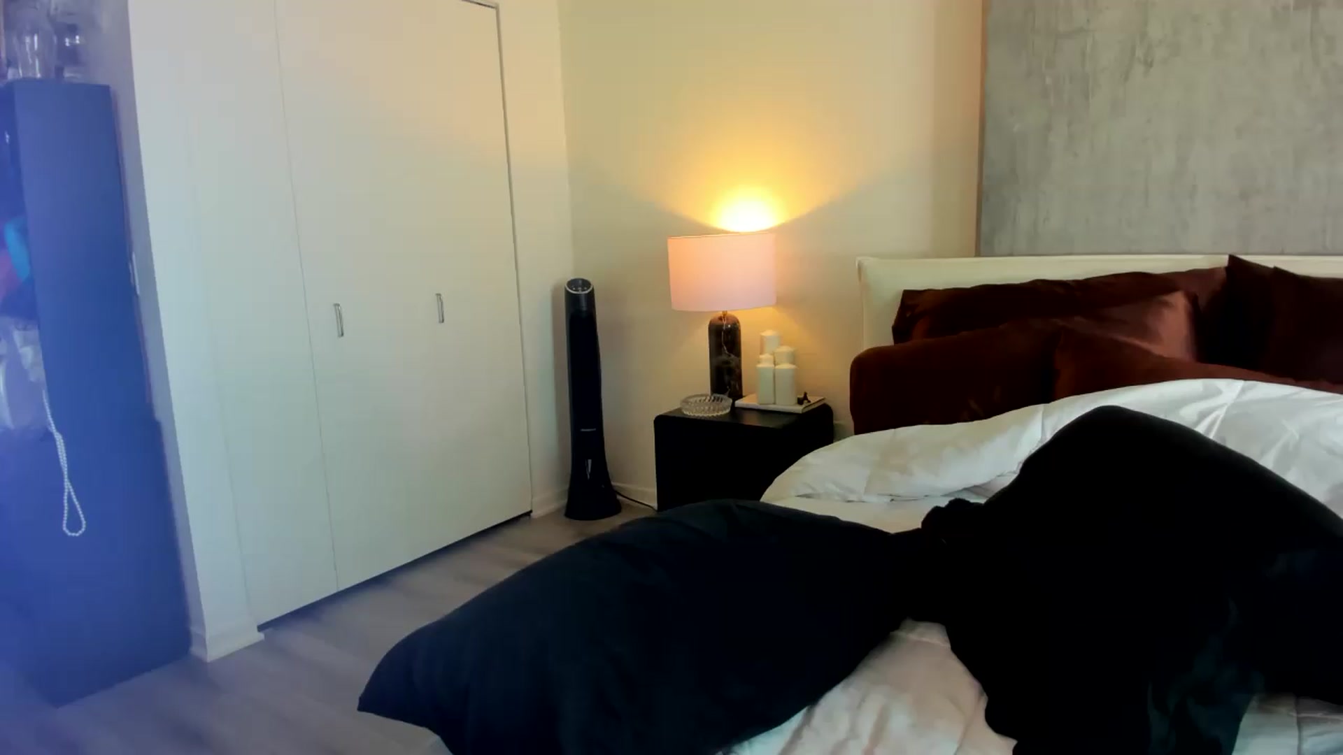 Gallery image thumbnail from thewolfof_MFC's myfreecams stream on, 09/21/2026, 19:01 image 15 of 20