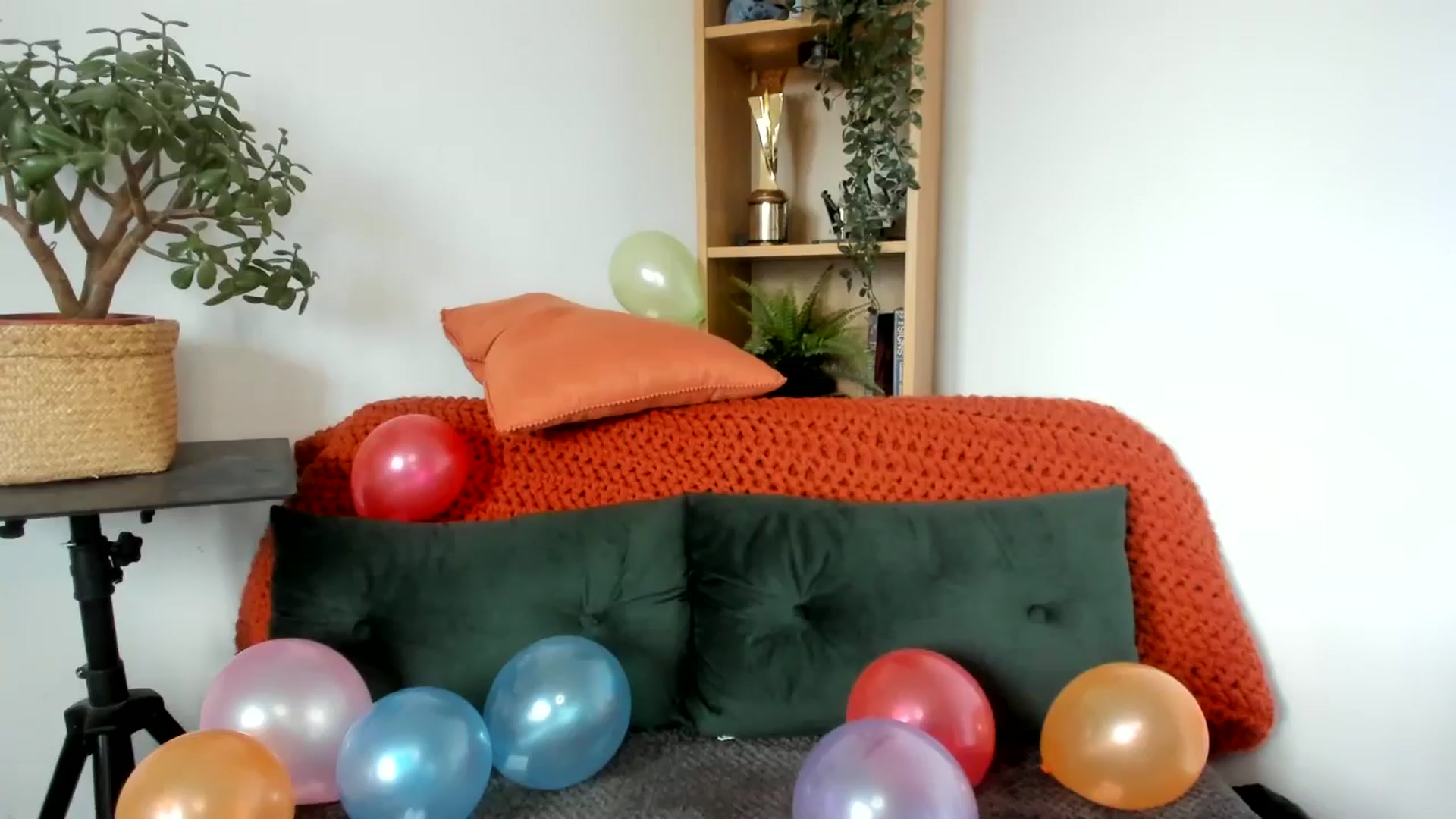 Gallery image thumbnail from thisisjessdx's myfreecams stream on, 04/12/2025, 18:17 image 1 of 20