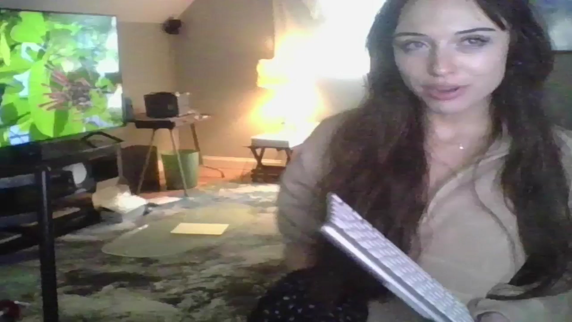 Gallery image thumbnail from thotfuldotter's myfreecams stream on, 04/07/2025, 17:40 image 4 of 20