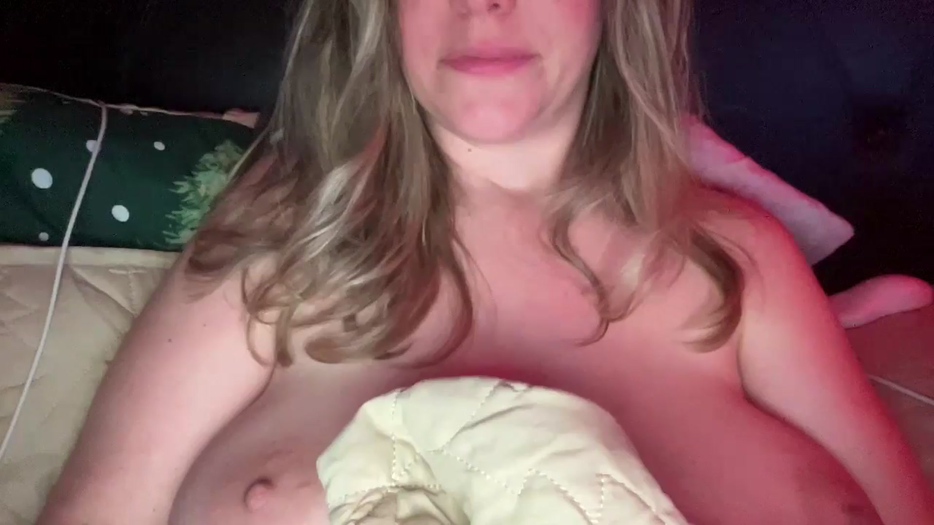 Gallery image thumbnail from threexxxdaily's myfreecams stream on, 01/02/2025, 10:40 image 3 of 20