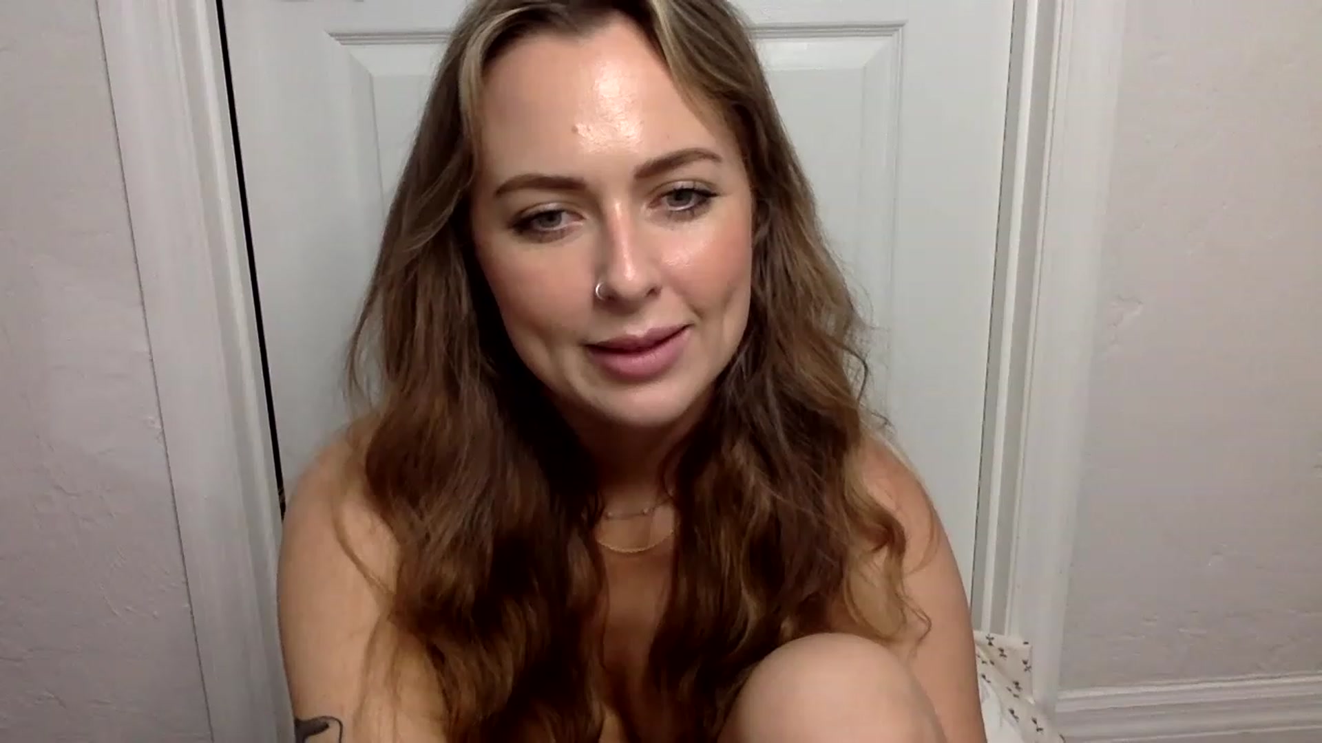 Gallery image thumbnail from thtgrlbella79's myfreecams stream on, 04/07/2023, 06:12 image 12 of 20