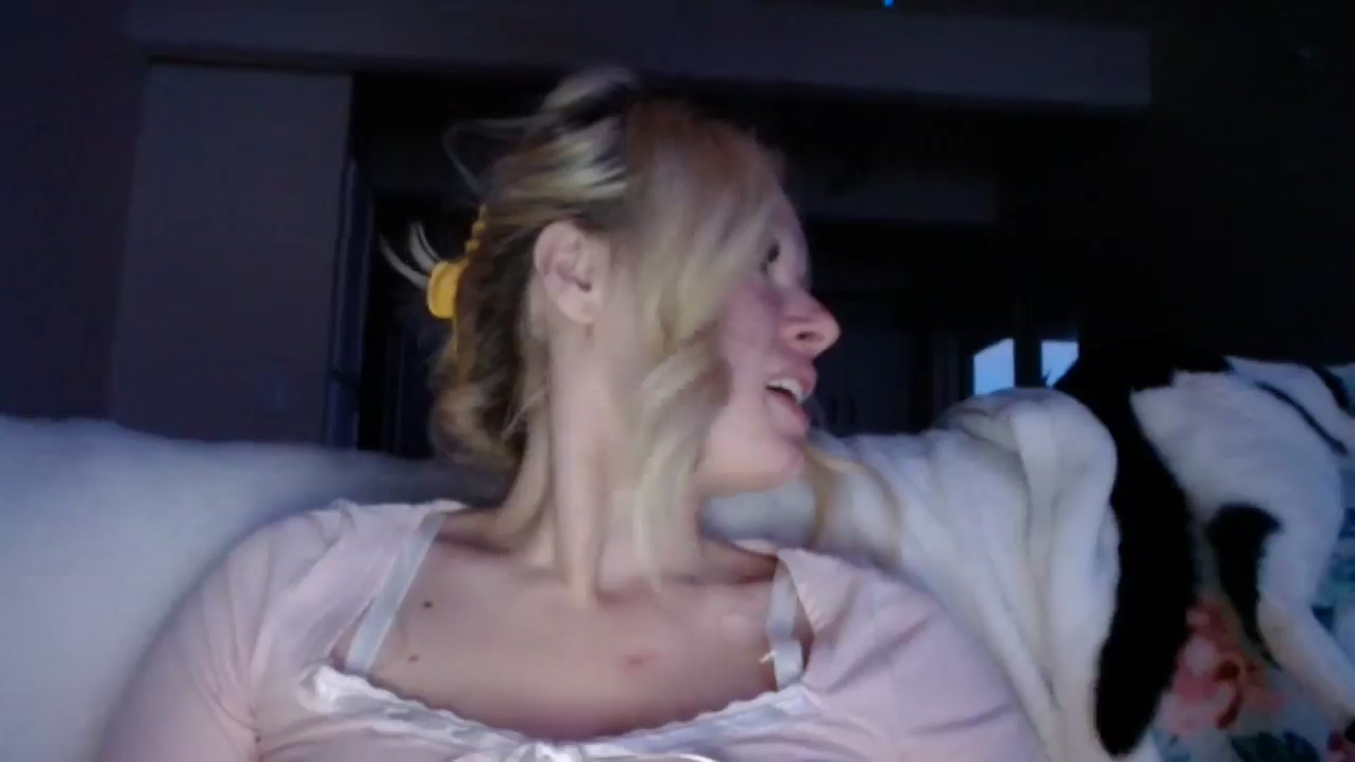 Gallery image thumbnail from thtoneblonde's myfreecams stream on, 12/29/2024, 14:01 image 19 of 20