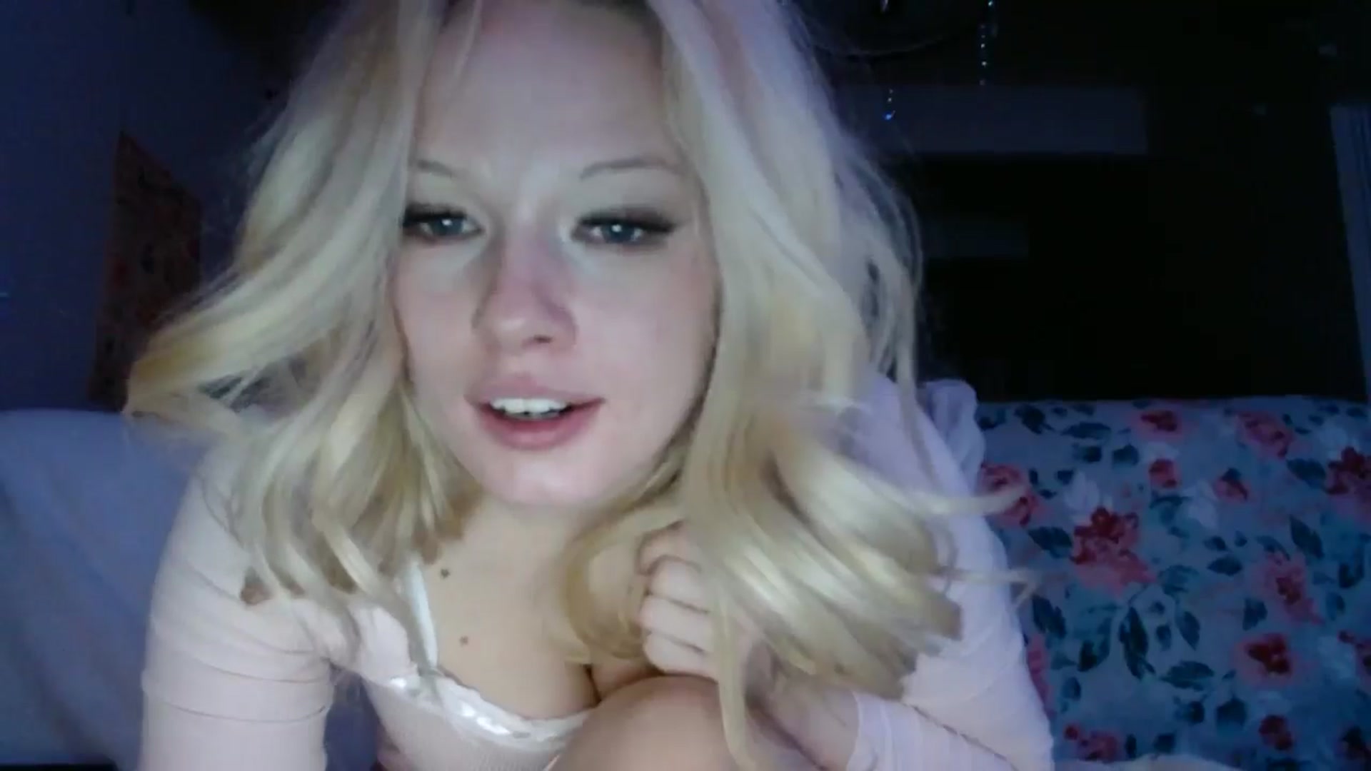 Gallery image thumbnail from thtoneblonde's myfreecams stream on, 12/29/2024, 14:01 image 8 of 20