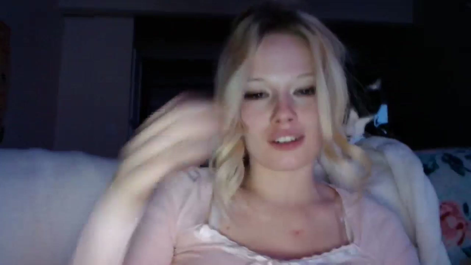 Gallery image thumbnail from thtoneblonde's myfreecams stream on, 12/29/2024, 14:01 image 18 of 20