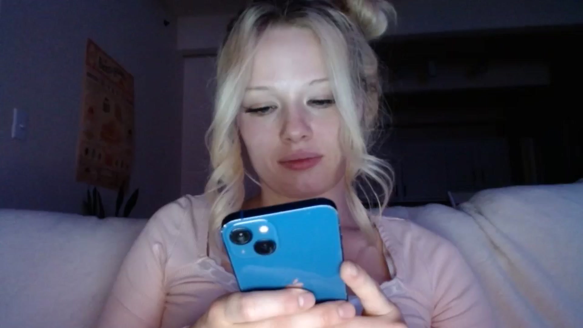 Gallery image thumbnail from thtoneblonde's myfreecams stream on, 12/29/2024, 14:01 image 1 of 20