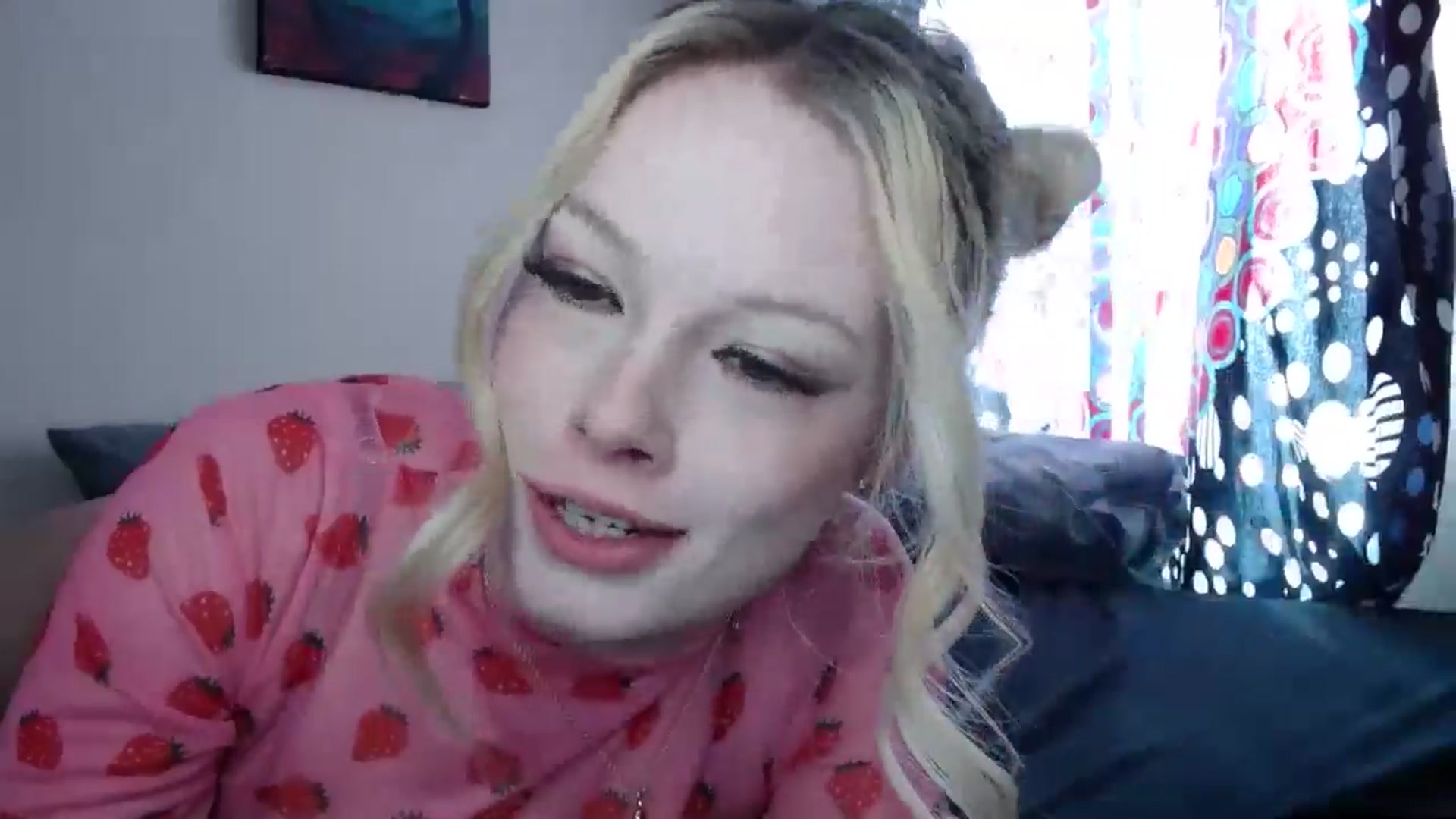 Gallery image thumbnail from thtoneblonde's myfreecams stream on, 01/01/2025, 16:41 image 4 of 20
