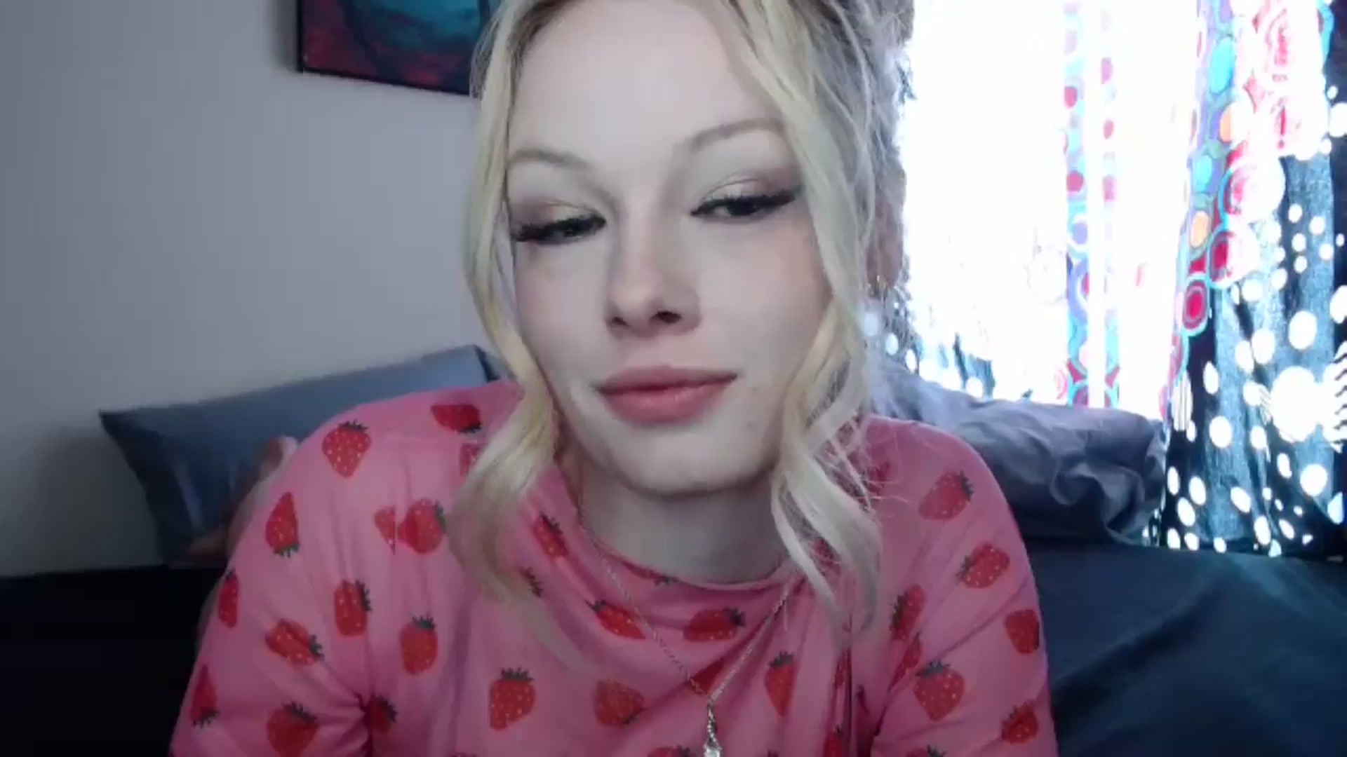Gallery image thumbnail from thtoneblonde's myfreecams stream on, 01/01/2025, 16:41 image 8 of 20