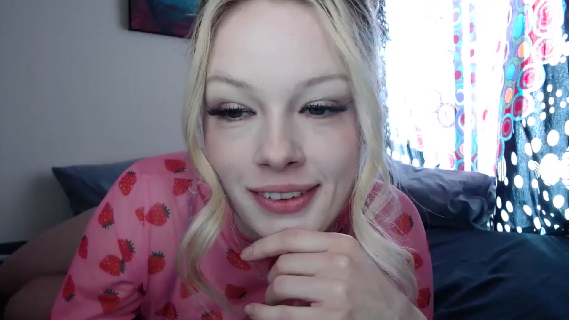 Gallery image thumbnail from thtoneblonde's myfreecams stream on, 01/01/2025, 16:41 image 6 of 20