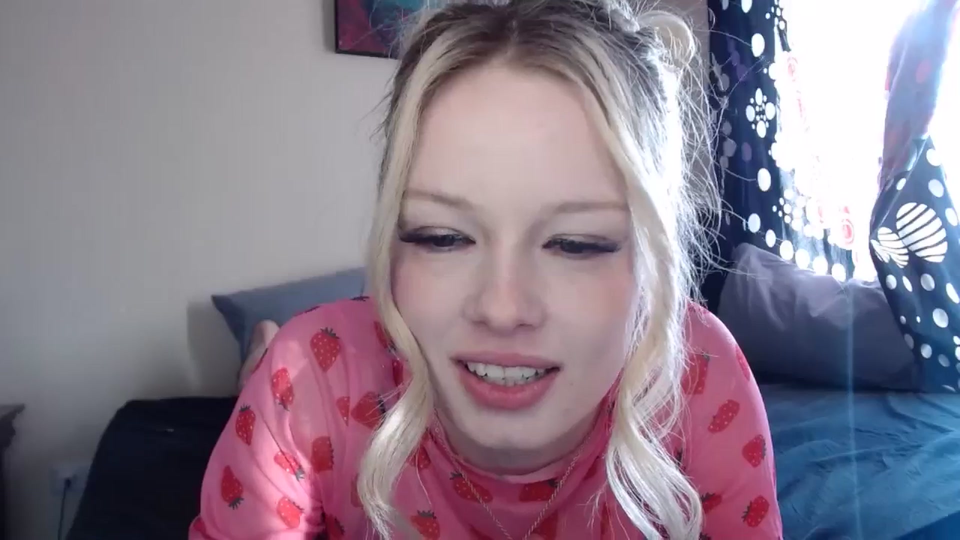 Gallery image thumbnail from thtoneblonde's myfreecams stream on, 01/01/2025, 16:41 image 18 of 20