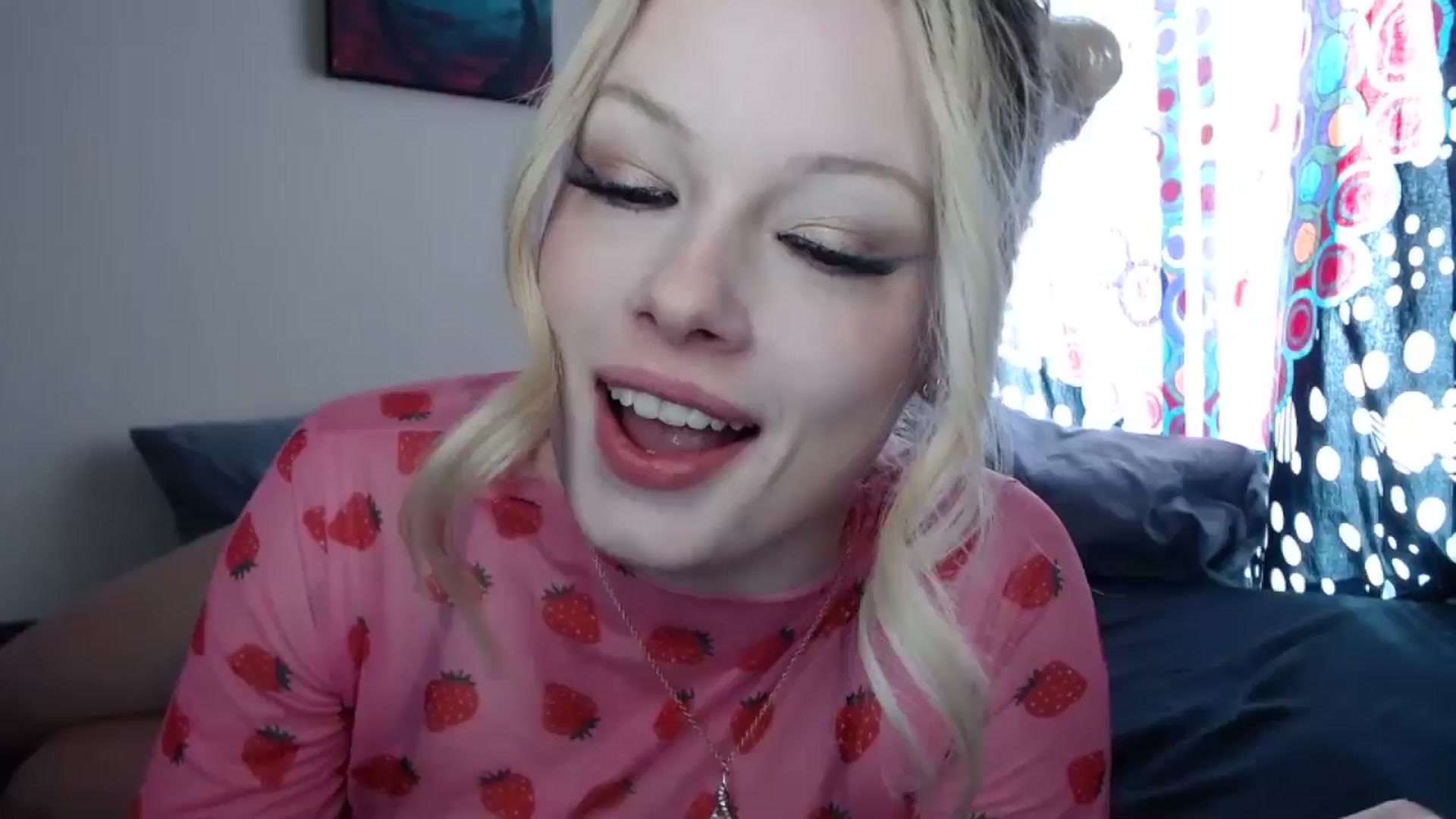 Gallery image thumbnail from thtoneblonde's myfreecams stream on, 01/01/2025, 16:41 image 7 of 20