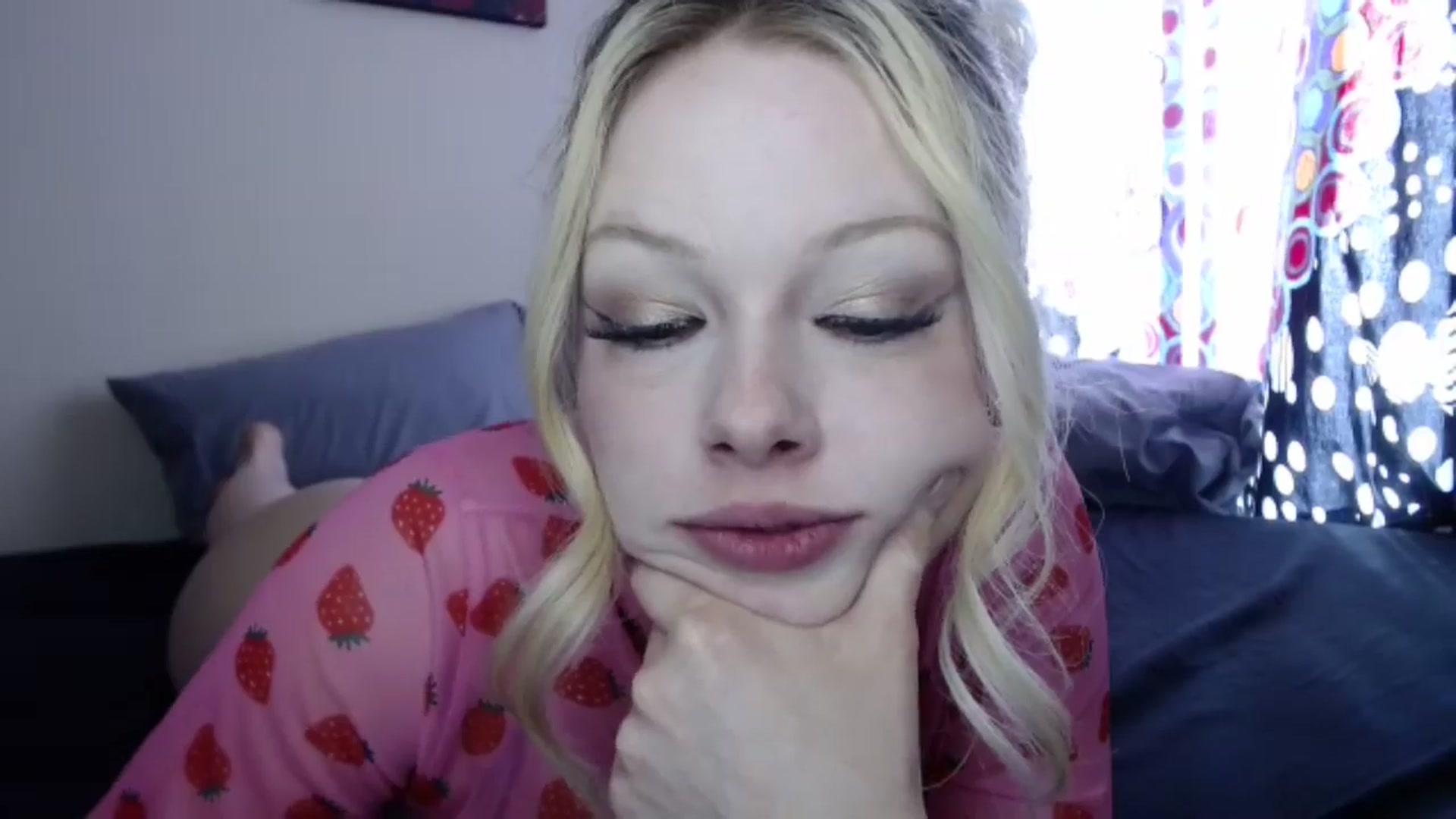 Gallery image thumbnail from thtoneblonde's myfreecams stream on, 01/01/2025, 16:41 image 9 of 20