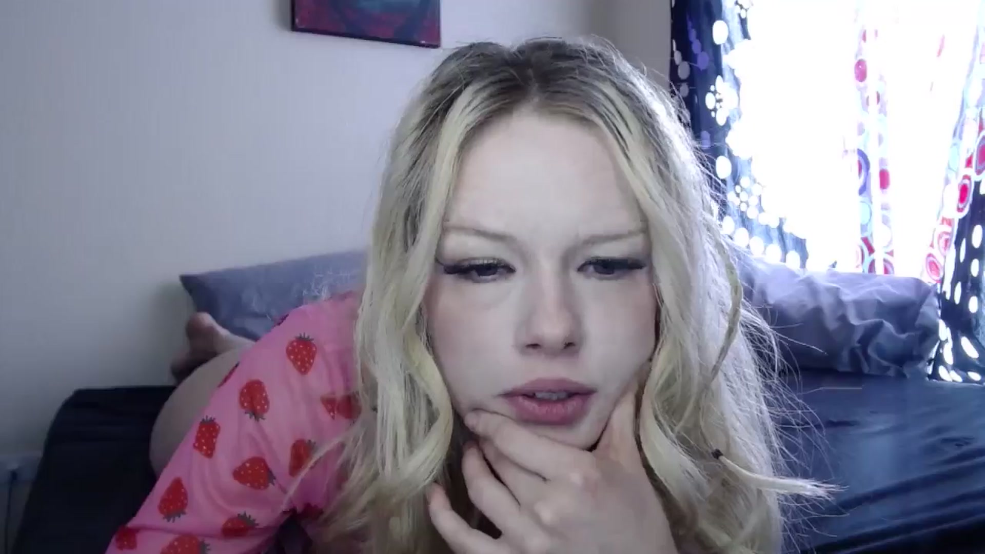 Gallery image thumbnail from thtoneblonde's myfreecams stream on, 01/01/2025, 17:10 image 16 of 20