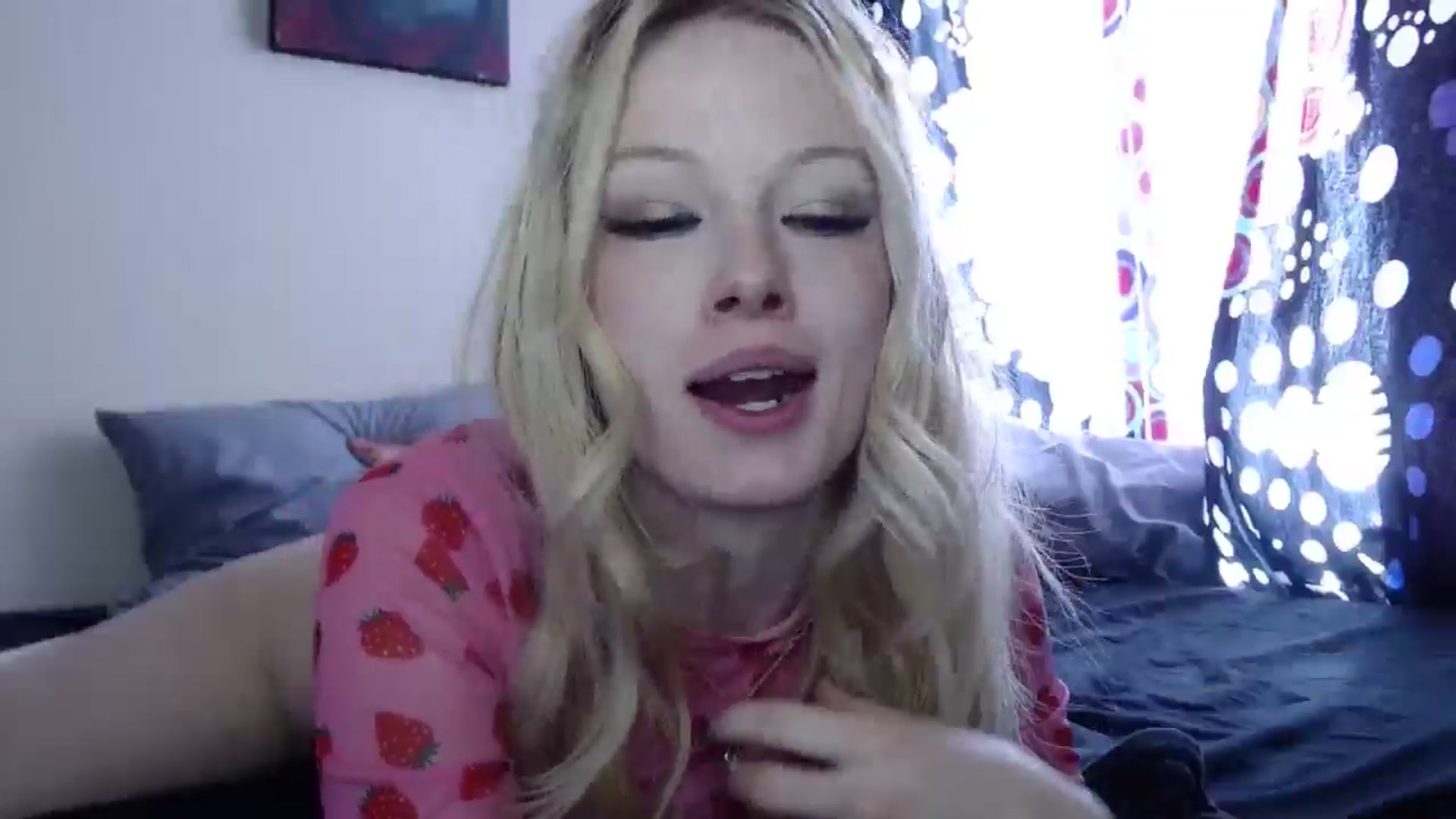 Gallery image thumbnail from thtoneblonde's myfreecams stream on, 01/01/2025, 17:57 image 3 of 20