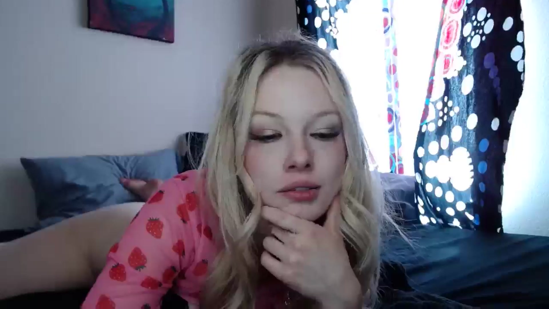 Gallery image thumbnail from thtoneblonde's myfreecams stream on, 01/01/2025, 17:57 image 6 of 20
