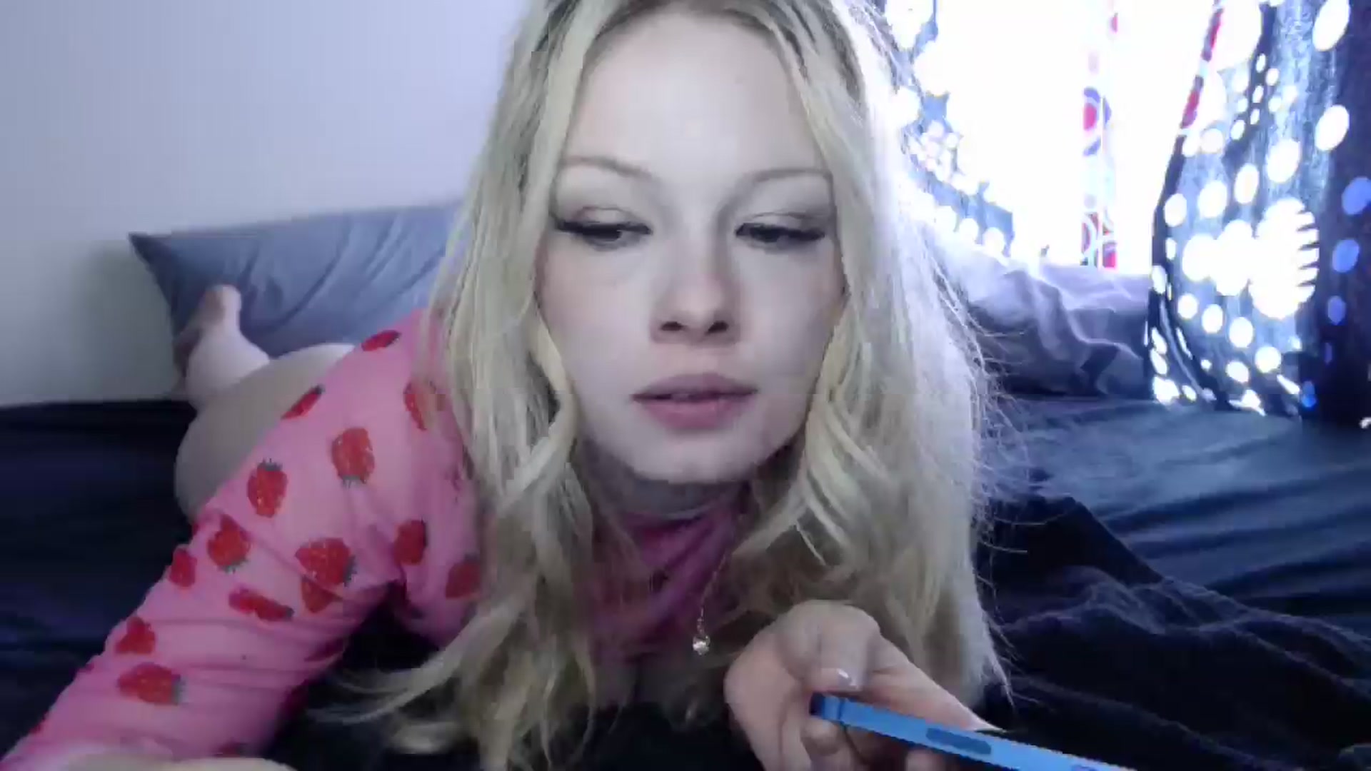 Gallery image thumbnail from thtoneblonde's myfreecams stream on, 01/01/2025, 17:57 image 19 of 20