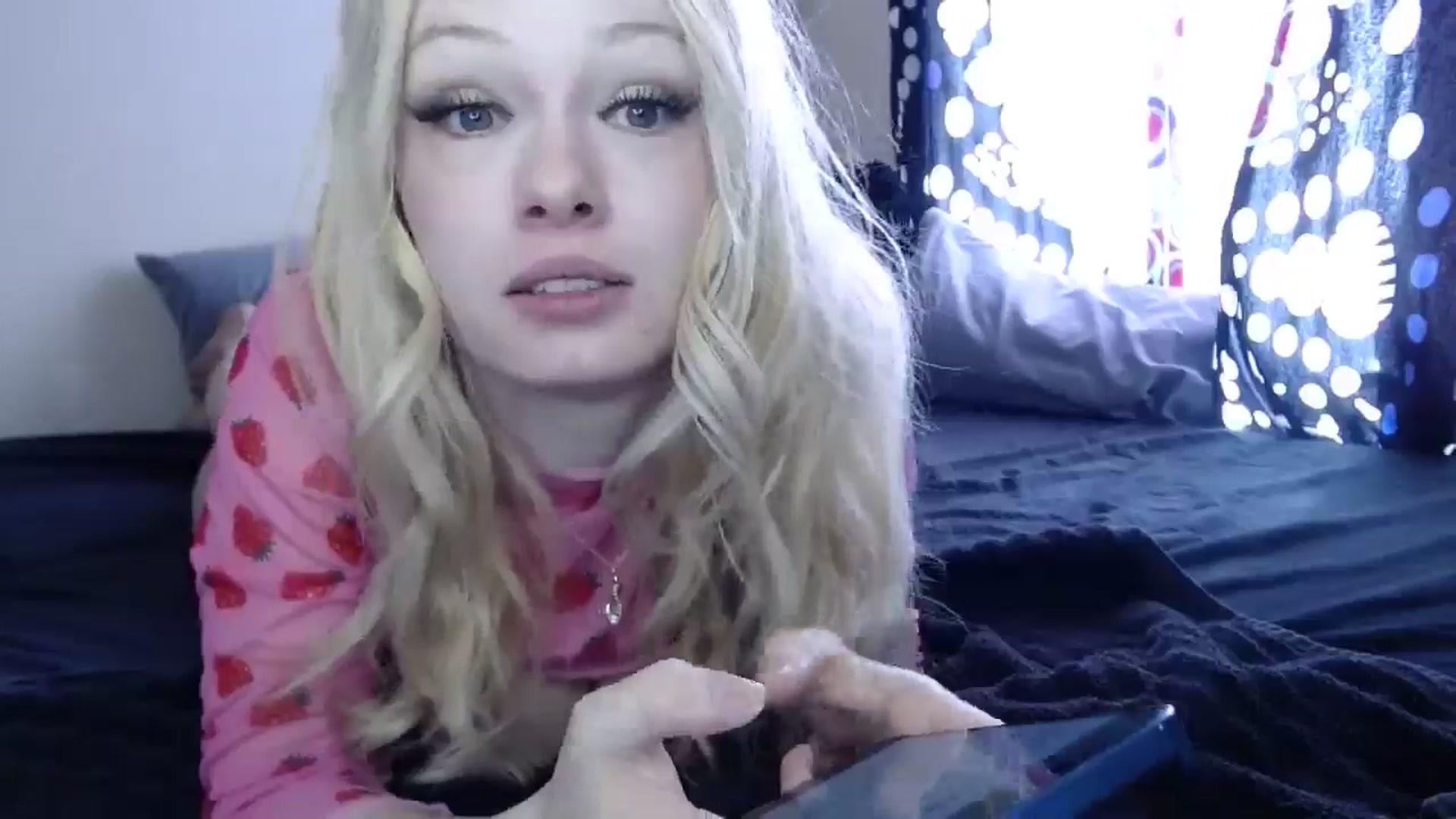 Gallery image thumbnail from thtoneblonde's myfreecams stream on, 01/01/2025, 17:57 image 17 of 20