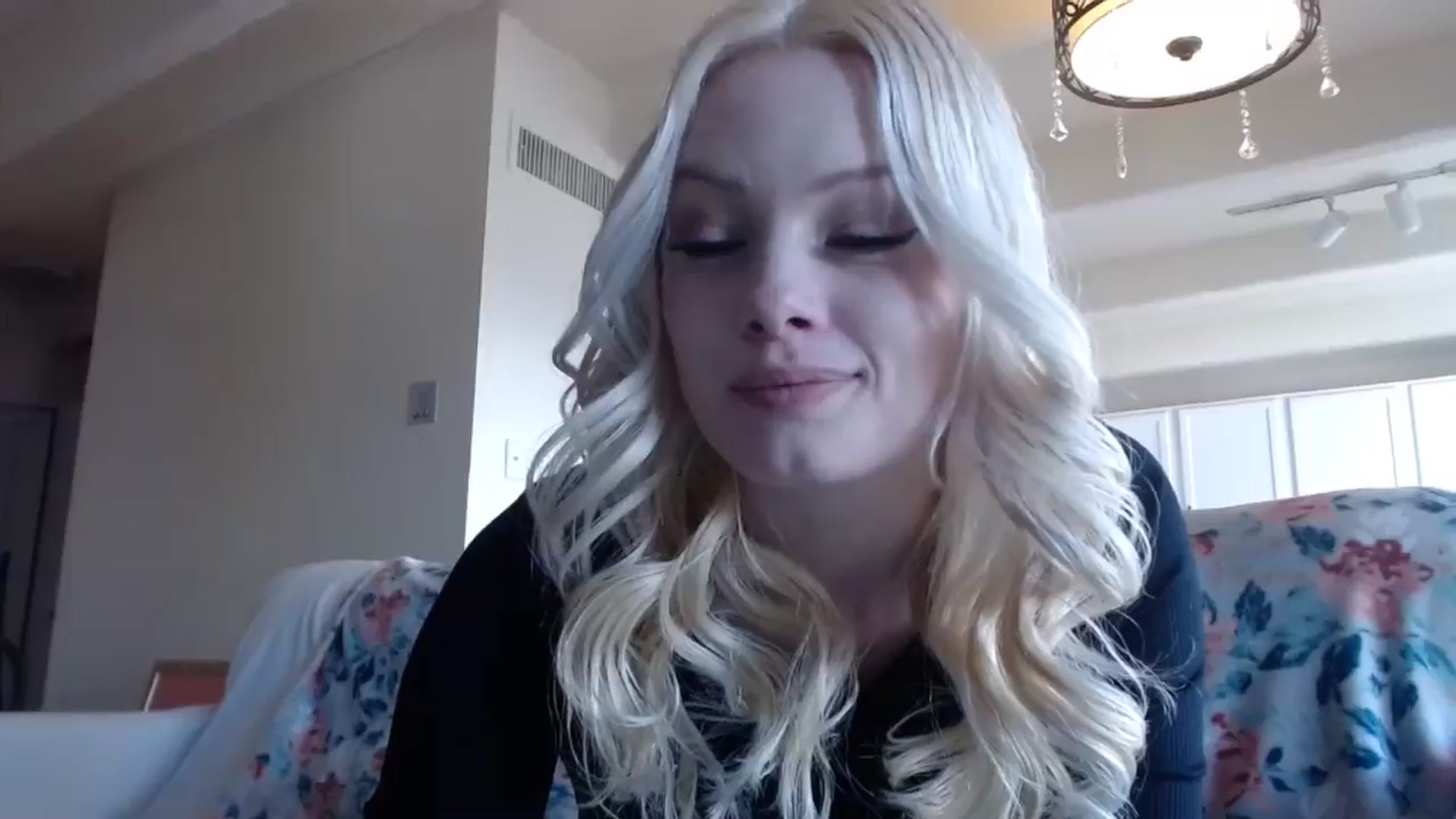 Gallery image thumbnail from thtoneblonde's myfreecams stream on, 01/19/2025, 20:08 image 7 of 20
