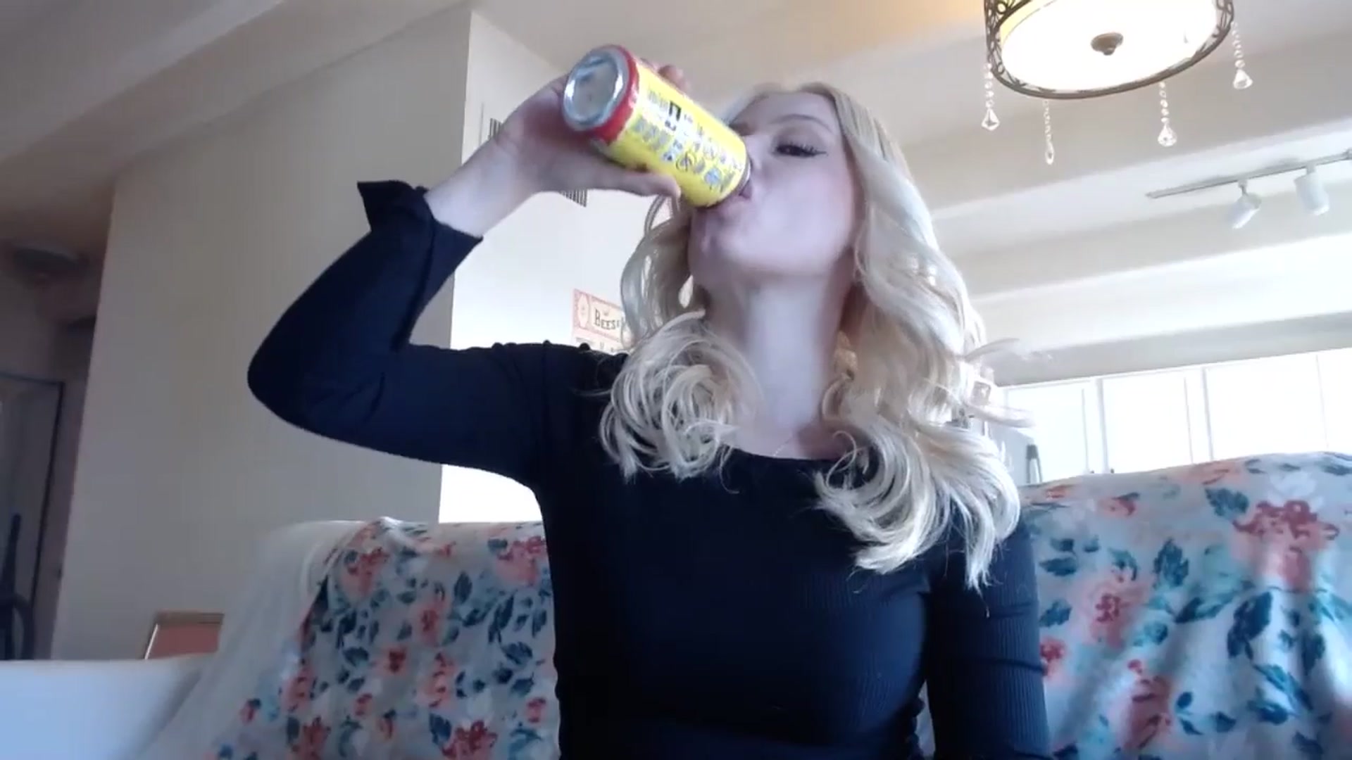 Gallery image thumbnail from thtoneblonde's myfreecams stream on, 01/19/2025, 20:08 image 5 of 20