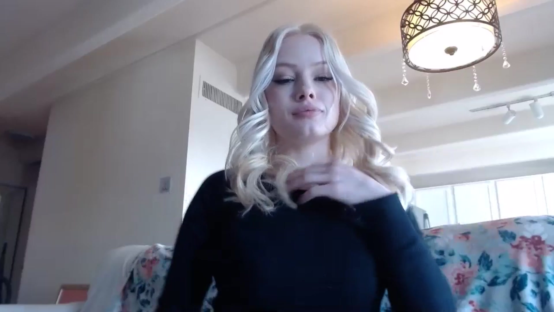 Gallery image thumbnail from thtoneblonde's myfreecams stream on, 01/19/2025, 20:08 image 12 of 20