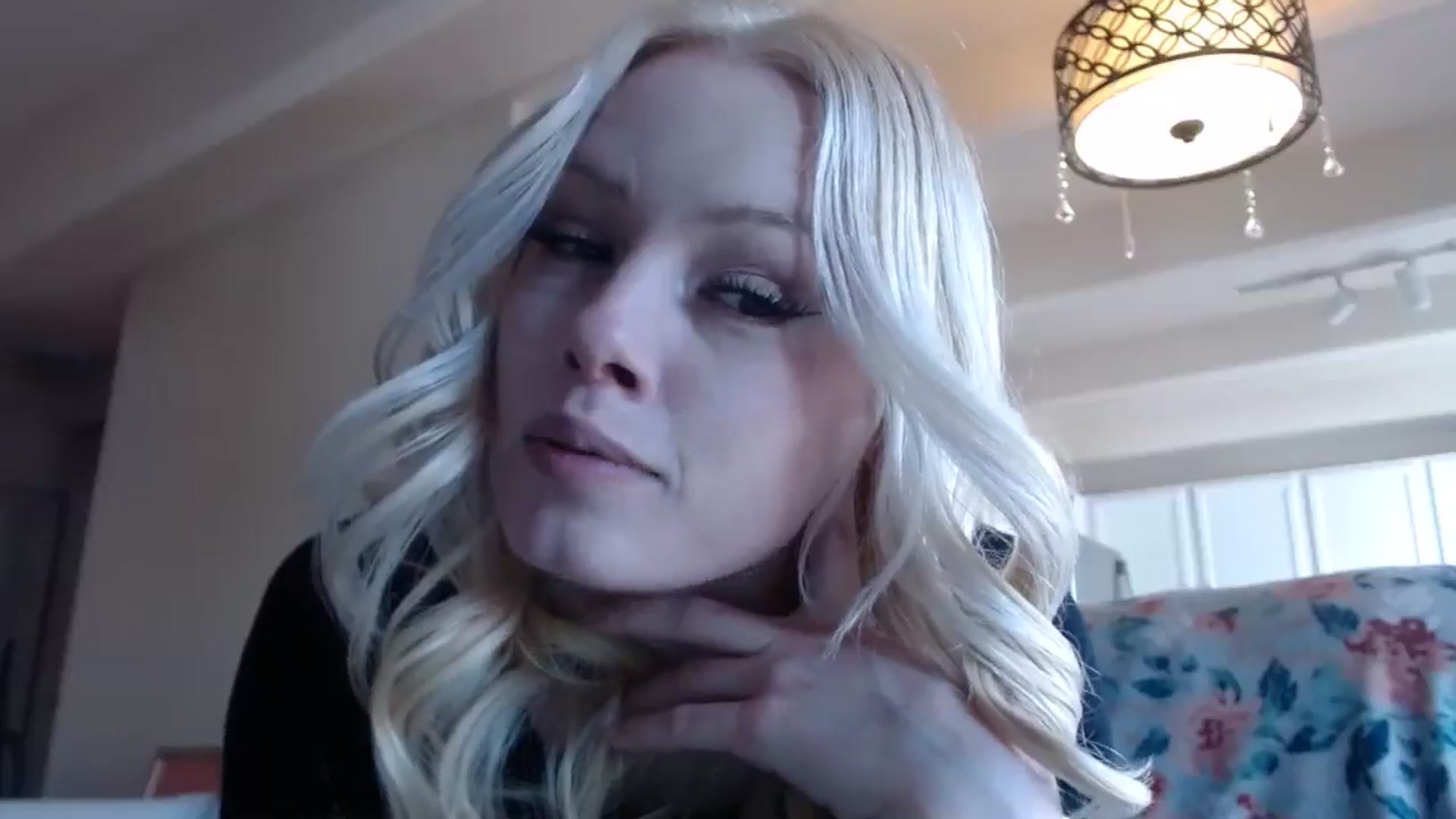 Gallery image thumbnail from thtoneblonde's myfreecams stream on, 01/19/2025, 20:08 image 11 of 20