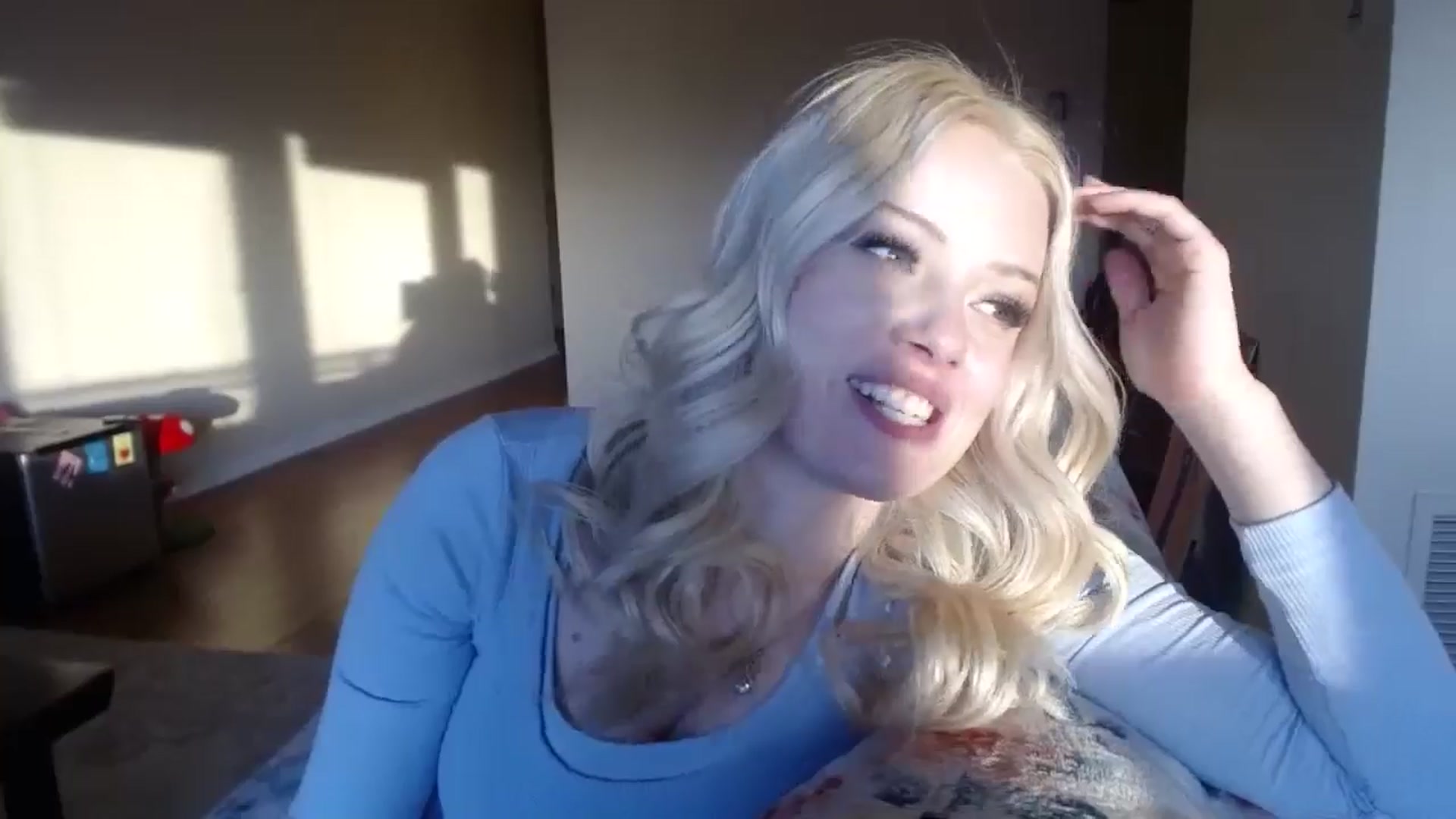 Gallery image thumbnail from thtoneblonde's myfreecams stream on, 01/20/2025, 24:12 image 3 of 20