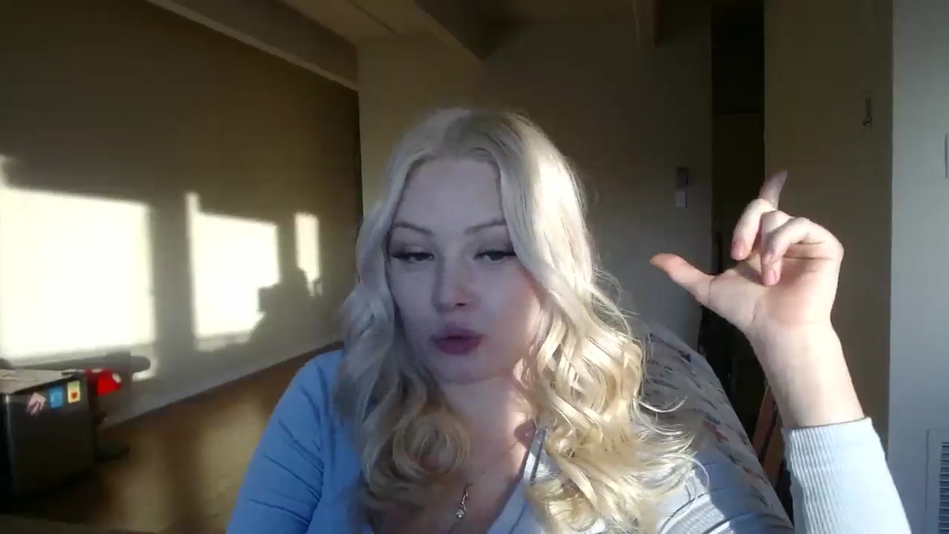 Gallery image thumbnail from thtoneblonde's myfreecams stream on, 01/20/2025, 24:12 image 2 of 20