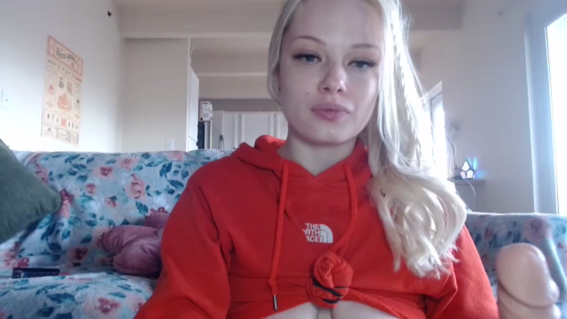 Gallery image thumbnail from thtoneblonde's myfreecams stream on, 02/01/2025, 16:45 image 16 of 20