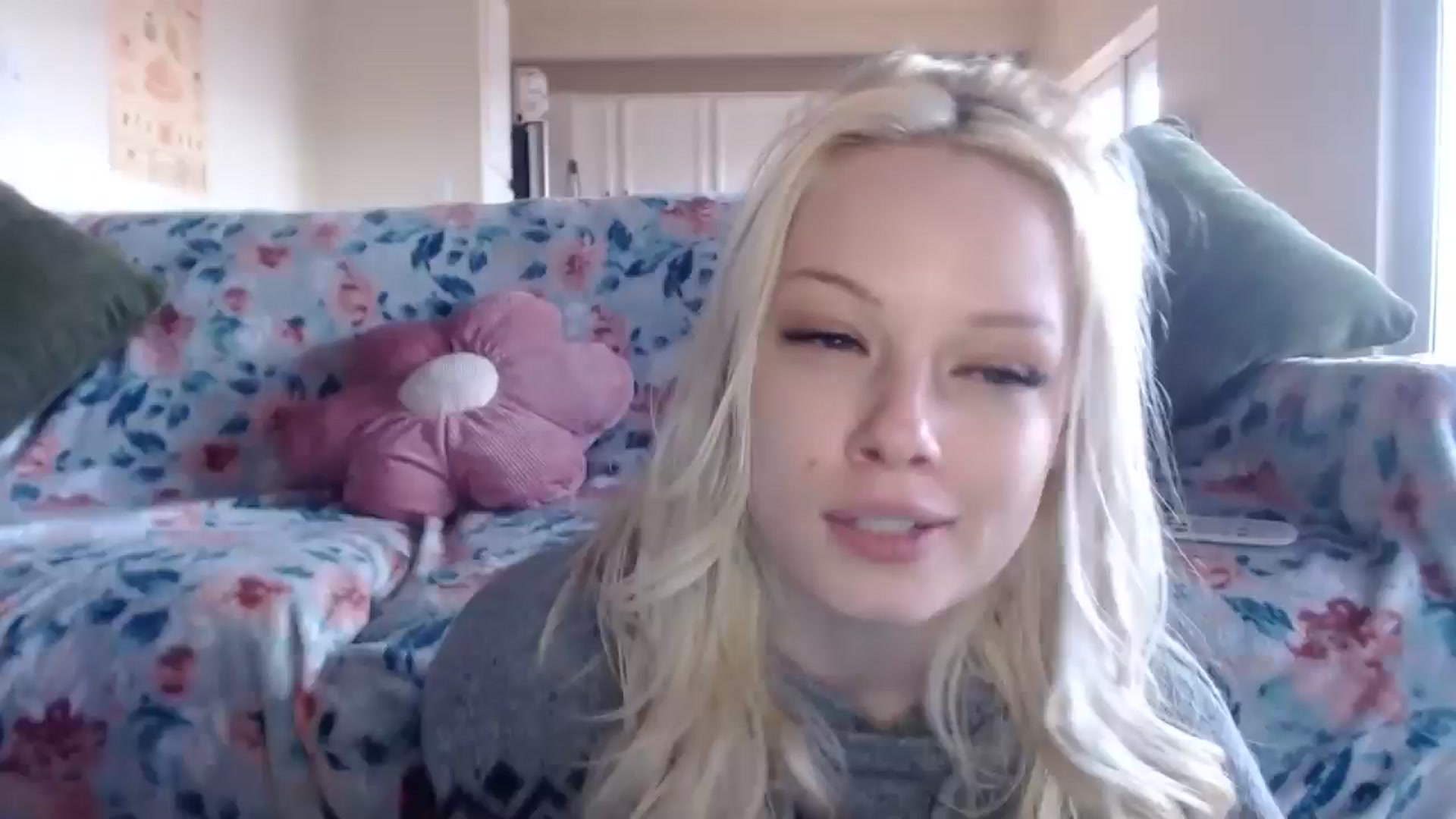 Gallery image thumbnail from thtoneblonde's myfreecams stream on, 02/01/2025, 16:45 image 10 of 20