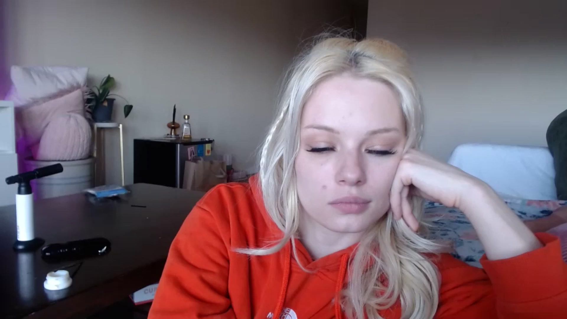 Gallery image thumbnail from thtoneblonde's myfreecams stream on, 02/01/2025, 16:45 image 20 of 20