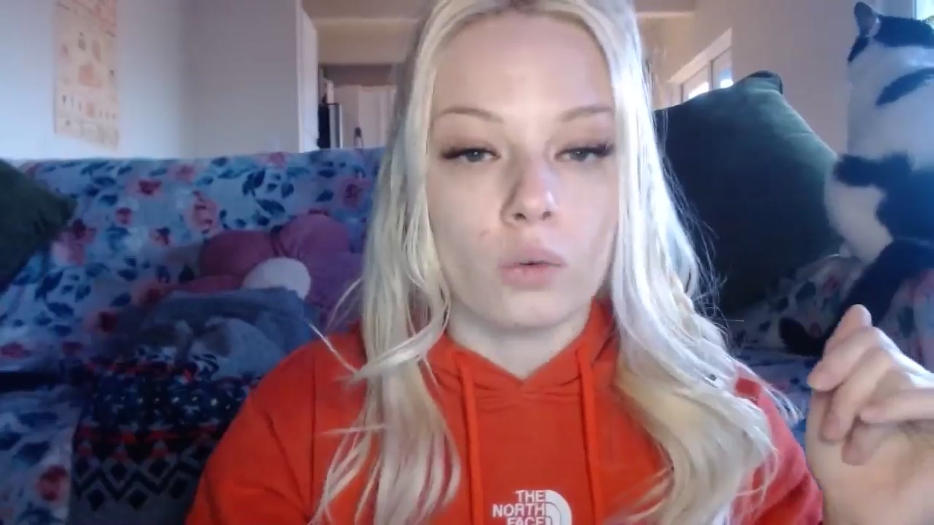 Gallery image thumbnail from thtoneblonde's myfreecams stream on, 02/01/2025, 16:45 image 4 of 20