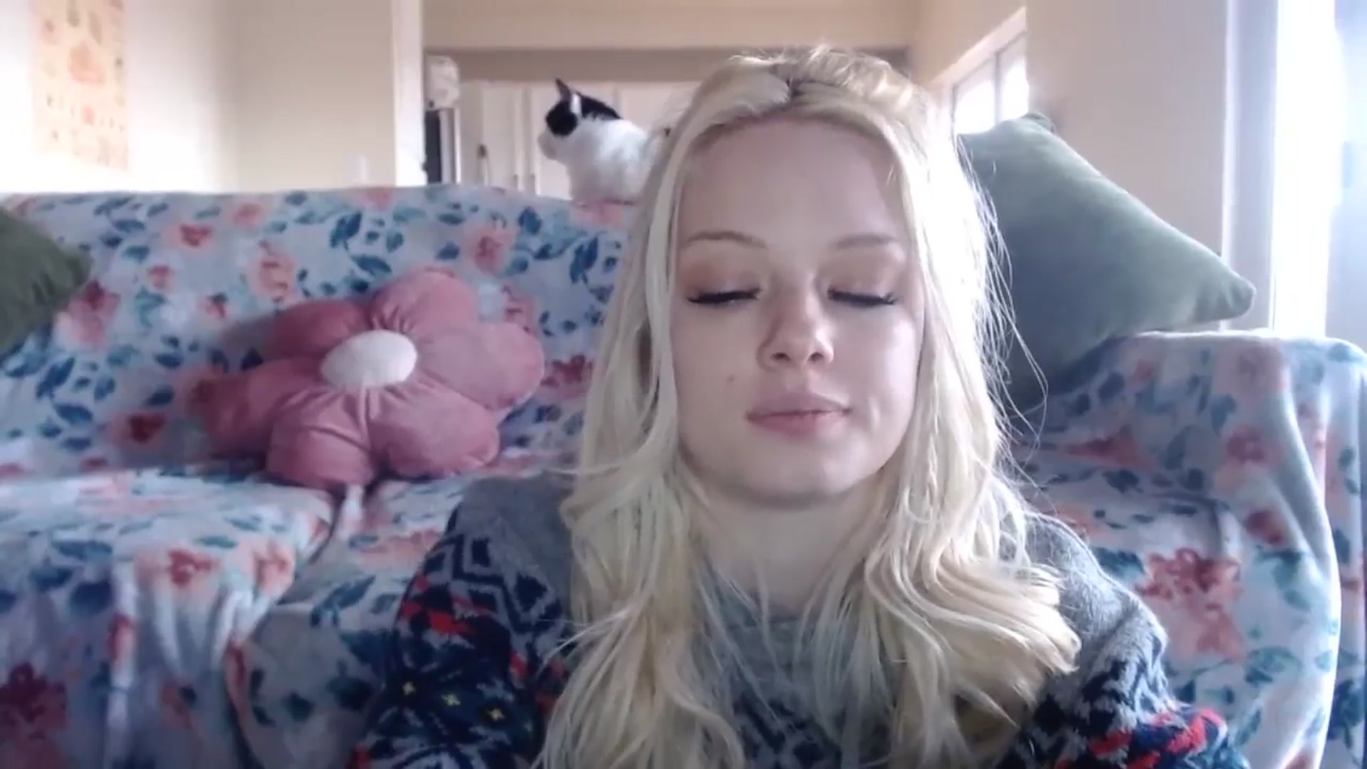 Gallery image thumbnail from thtoneblonde's myfreecams stream on, 02/01/2025, 16:45 image 13 of 20