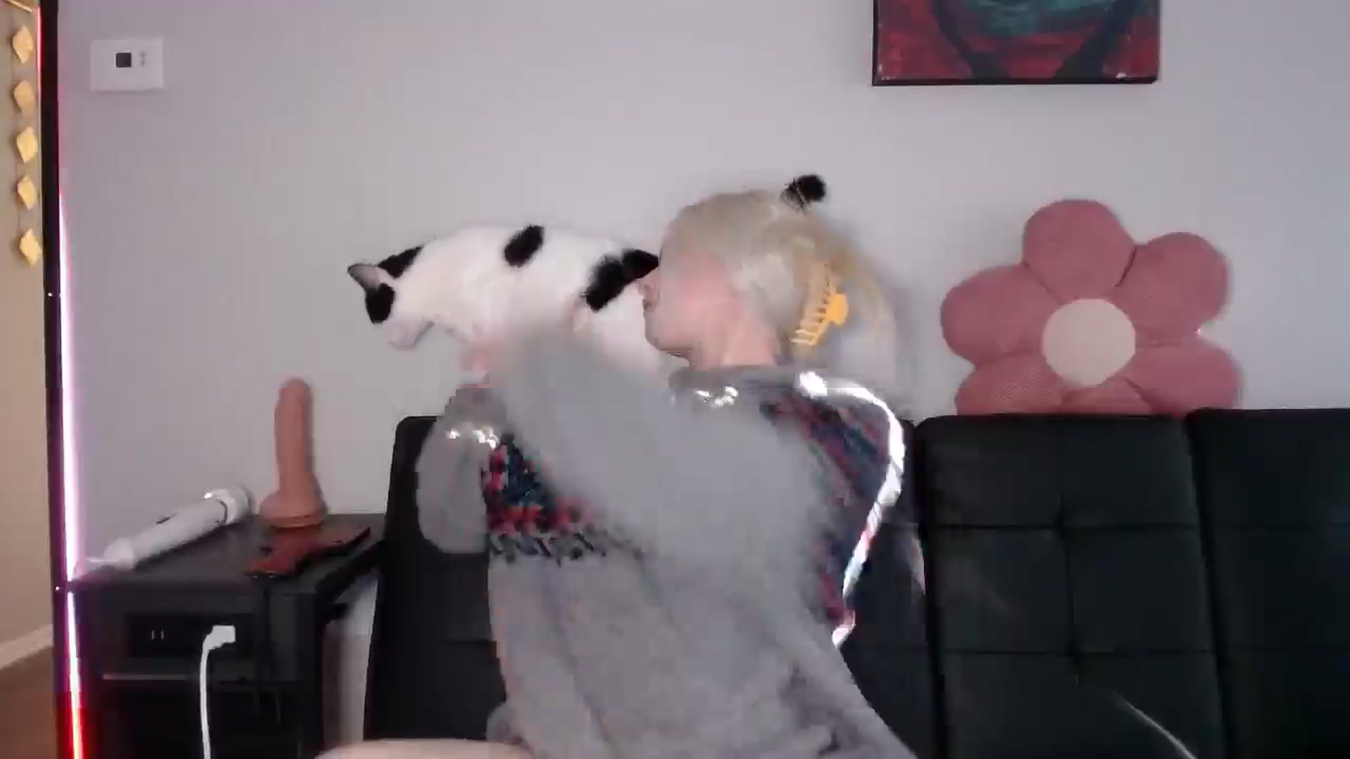 Gallery image thumbnail from thtoneblonde's myfreecams stream on, 10/05/2025, 14:41 image 9 of 20