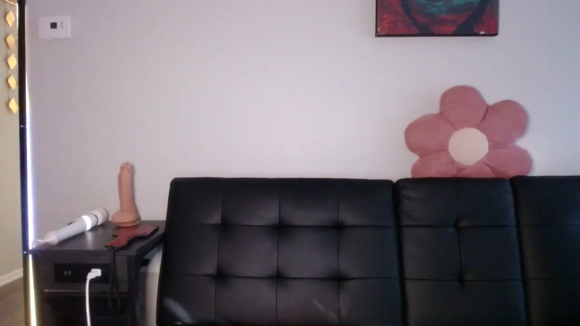 Gallery image thumbnail from thtoneblonde's myfreecams stream on, 10/05/2025, 14:41 image 4 of 20