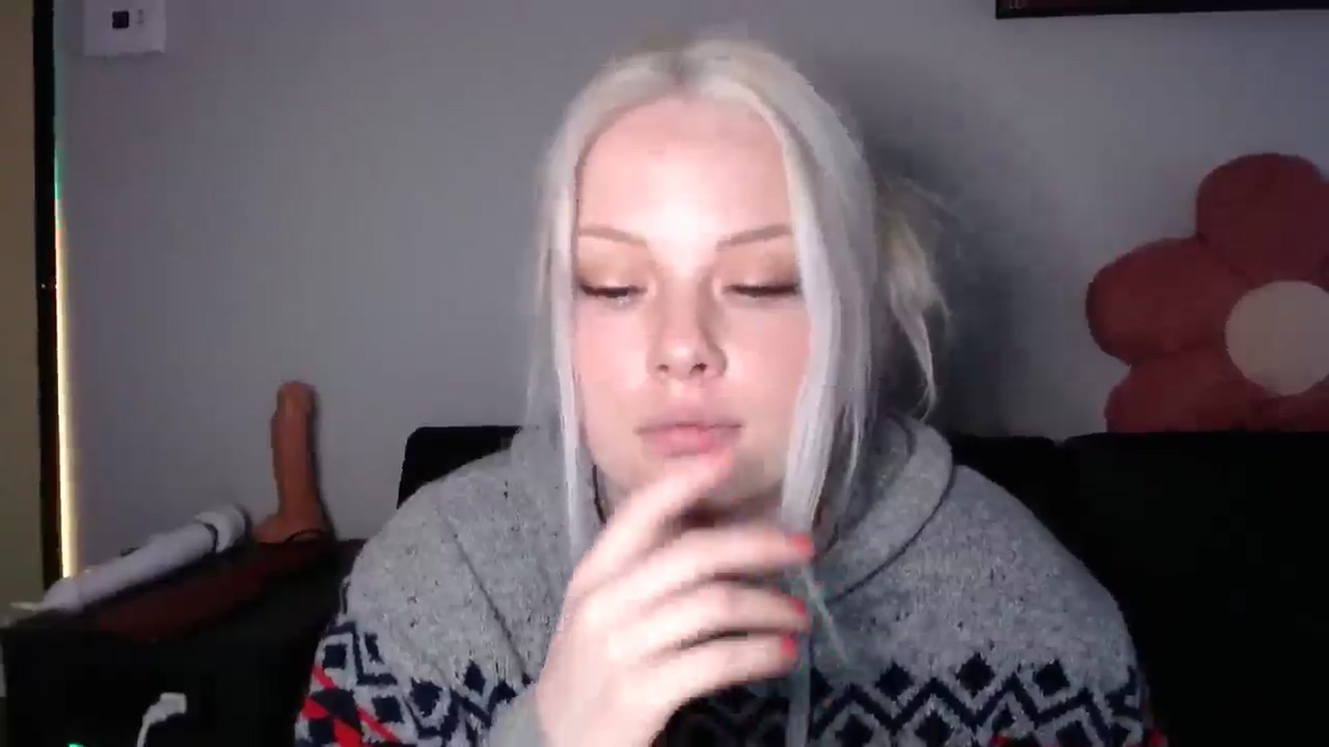Gallery image thumbnail from thtoneblonde's myfreecams stream on, 10/05/2025, 14:41 image 16 of 20