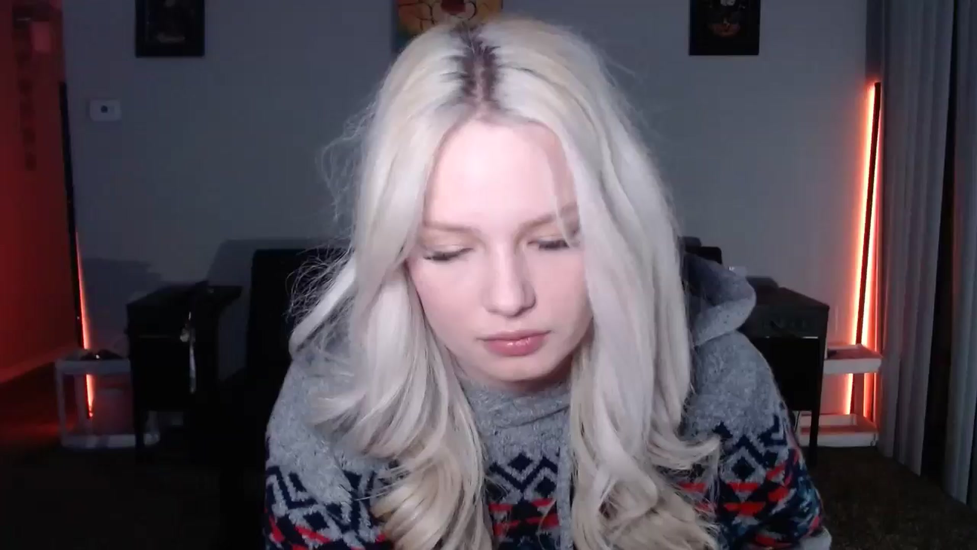Gallery image thumbnail from thtoneblonde's myfreecams stream on, 10/30/2025, 13:33 image 1 of 20