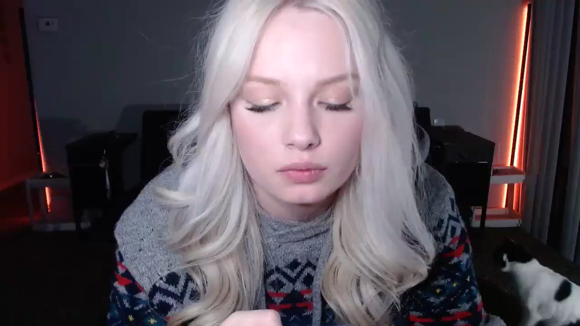 Gallery image thumbnail from thtoneblonde's myfreecams stream on, 10/30/2025, 13:33 image 5 of 20