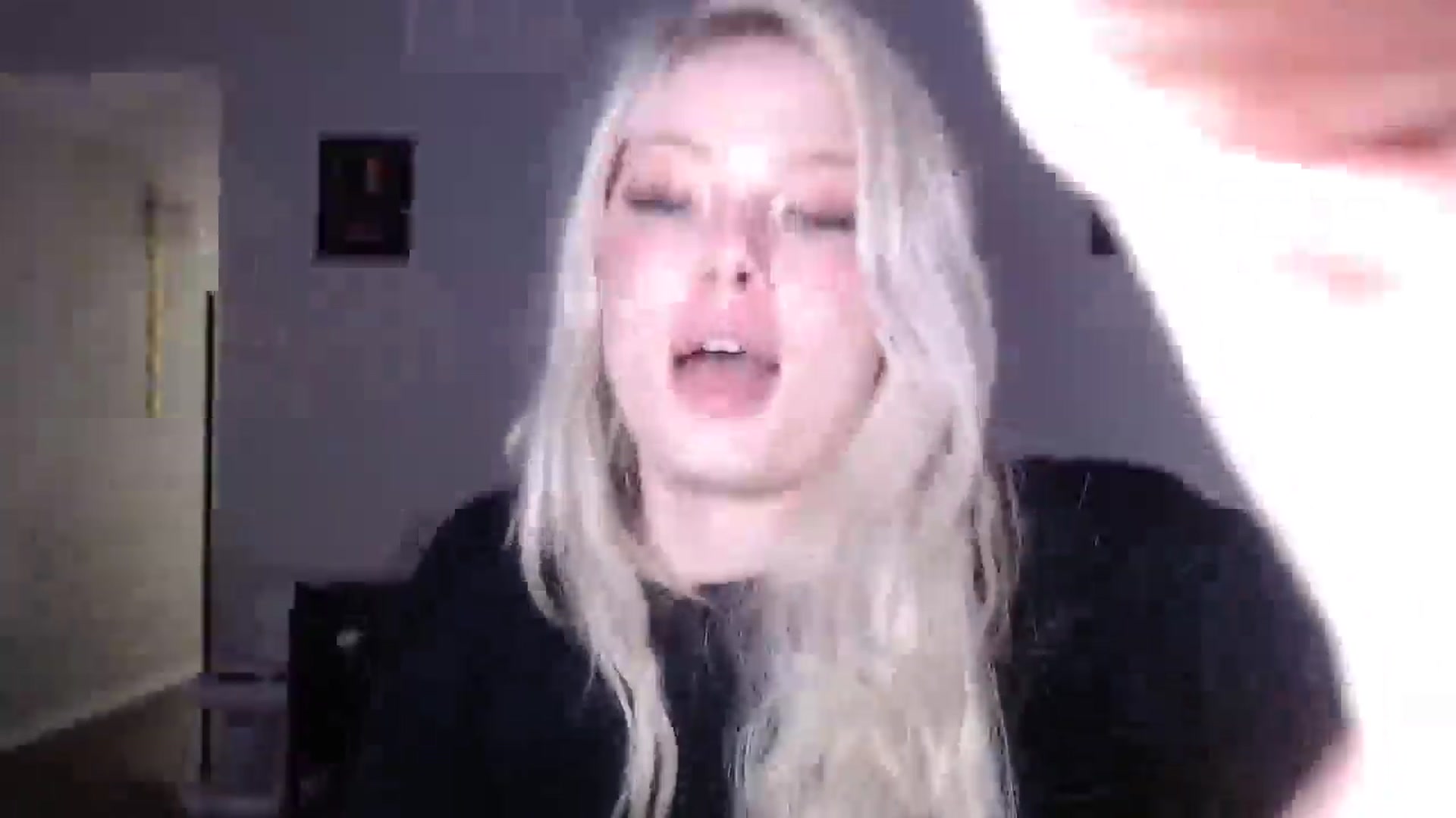 Gallery image thumbnail from thtoneblonde's myfreecams stream on, 11/27/2025, 14:32 image 4 of 20
