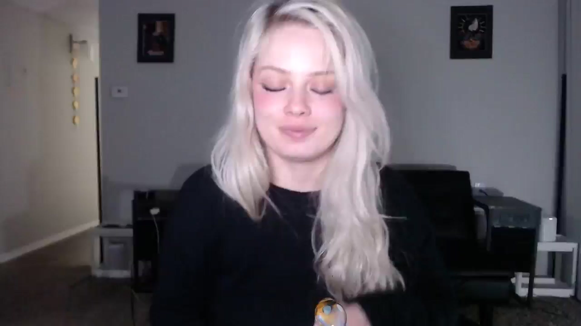 Gallery image thumbnail from thtoneblonde's myfreecams stream on, 11/27/2025, 14:32 image 1 of 20