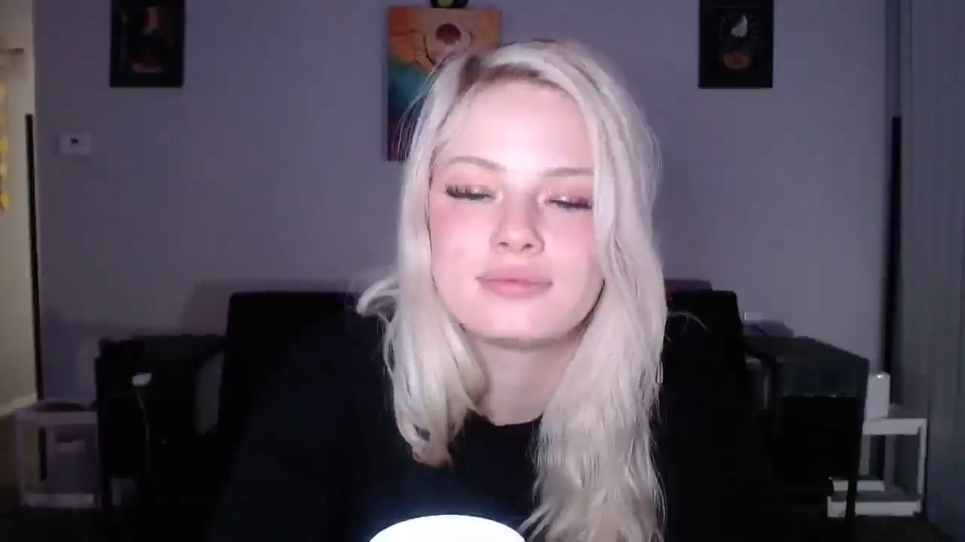 Gallery image thumbnail from thtoneblonde's myfreecams stream on, 11/27/2025, 14:32 image 14 of 20