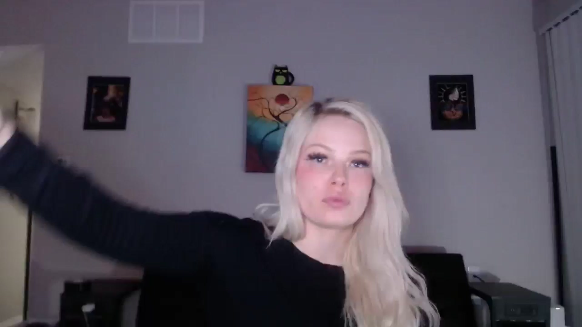 Gallery image thumbnail from thtoneblonde's myfreecams stream on, 11/27/2025, 14:32 image 6 of 20