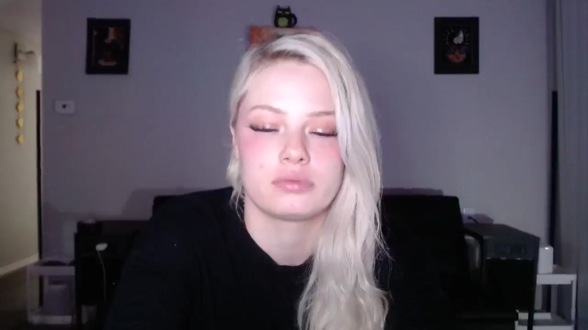 Gallery image thumbnail from thtoneblonde's myfreecams stream on, 11/27/2025, 14:32 image 10 of 20