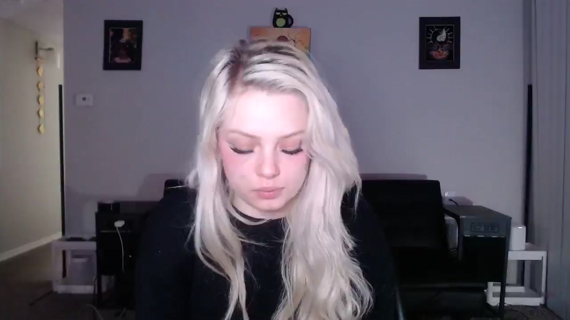 Gallery image thumbnail from thtoneblonde's myfreecams stream on, 11/27/2025, 14:32 image 5 of 20